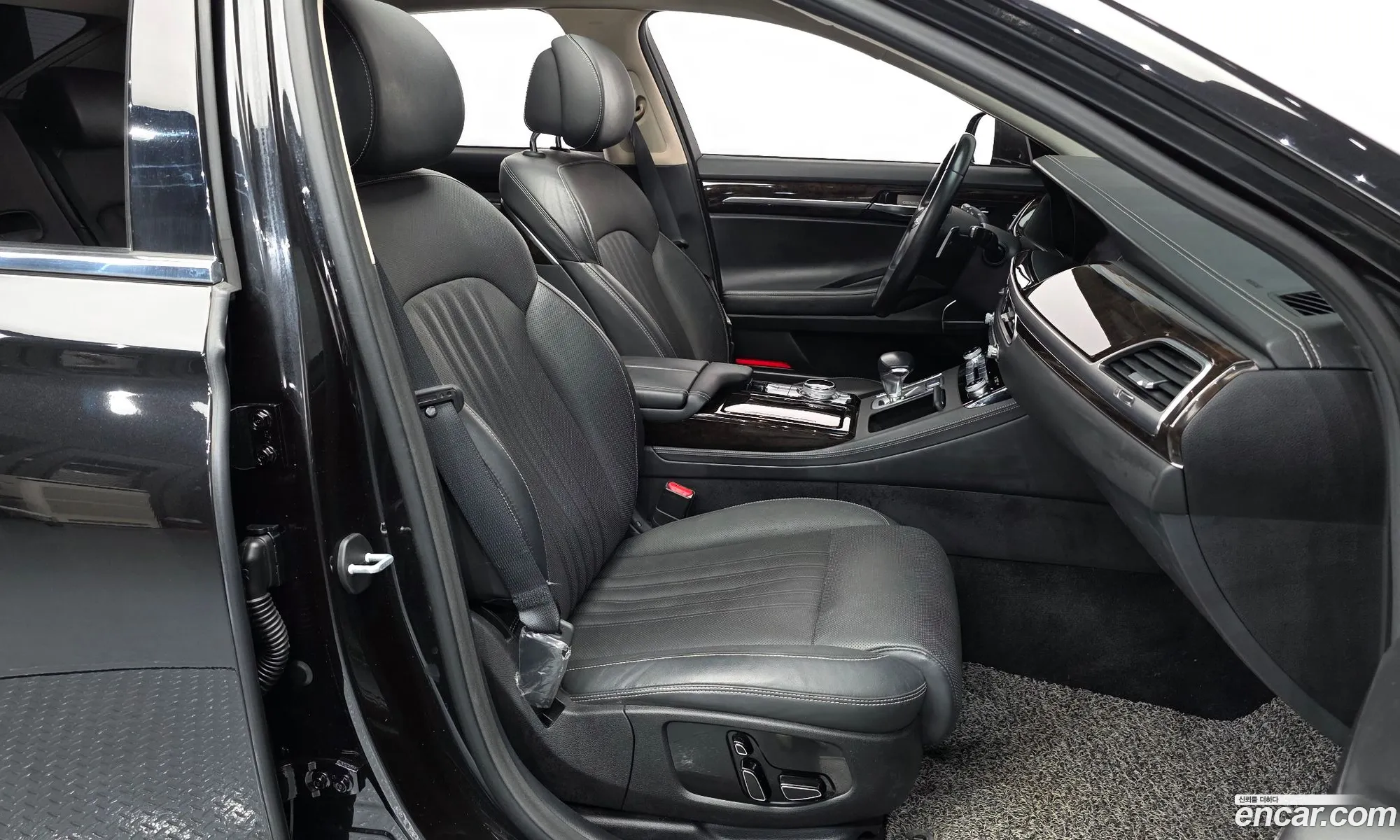 Genesis G90 2018 — 5