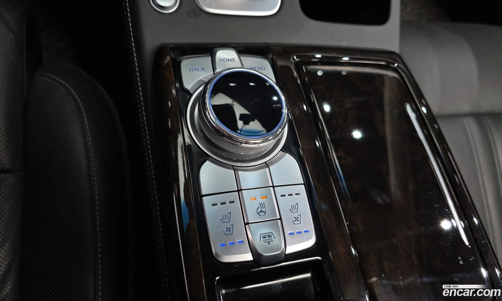 Genesis G90 2018 — 19