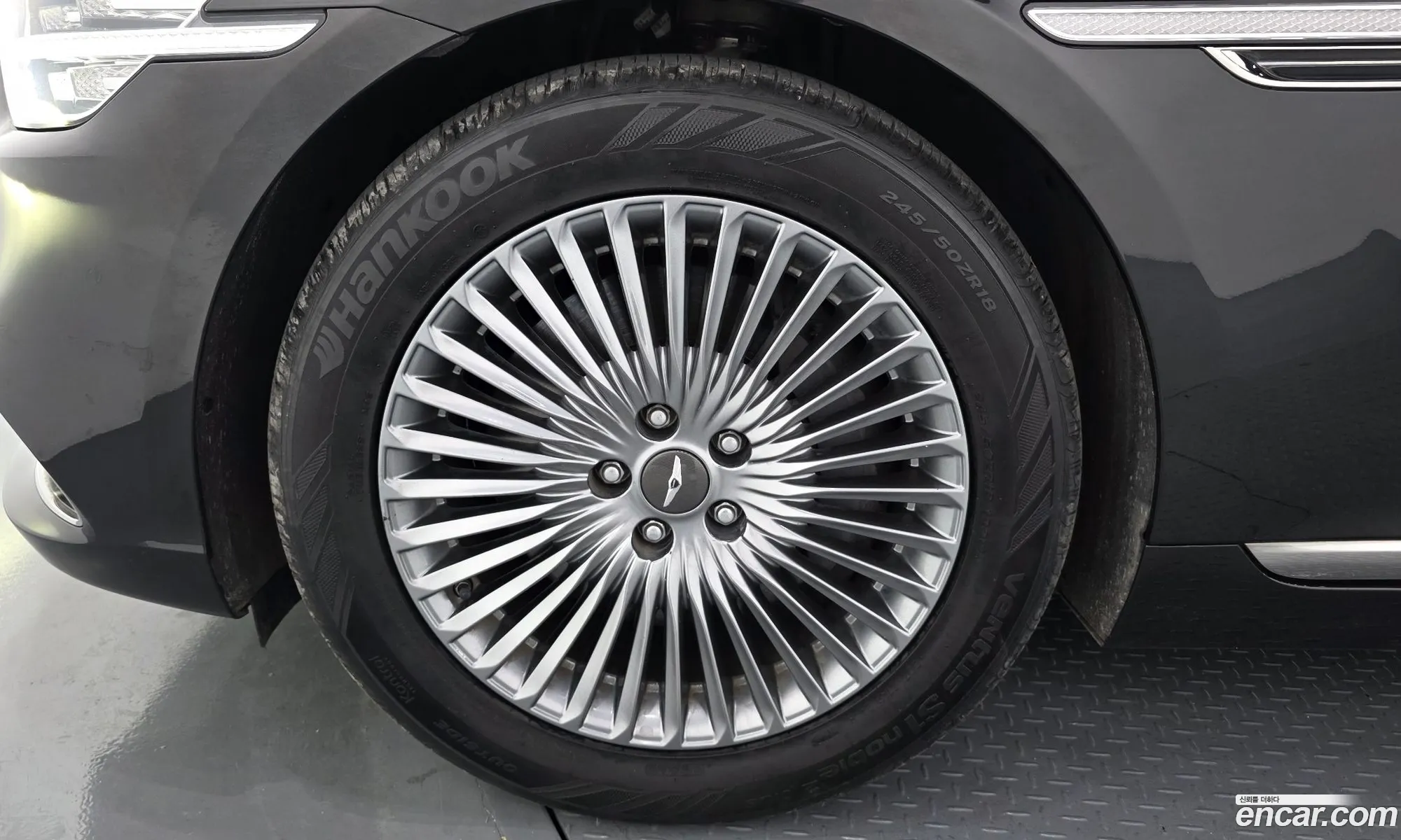 Genesis G90 2018 — 12