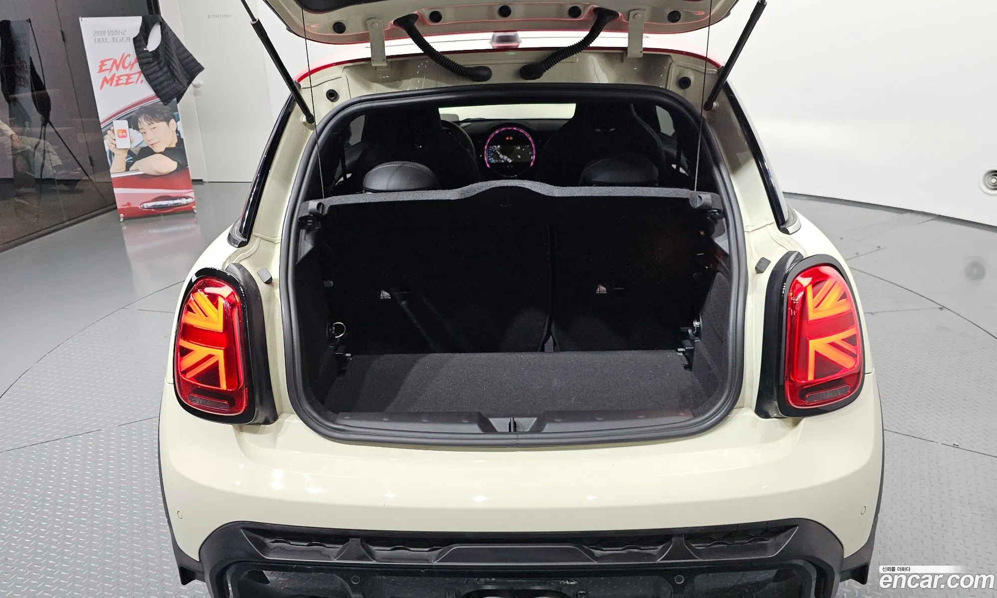 Mini Cooper S 2022 WMW81DH0XN2R72600 — 19