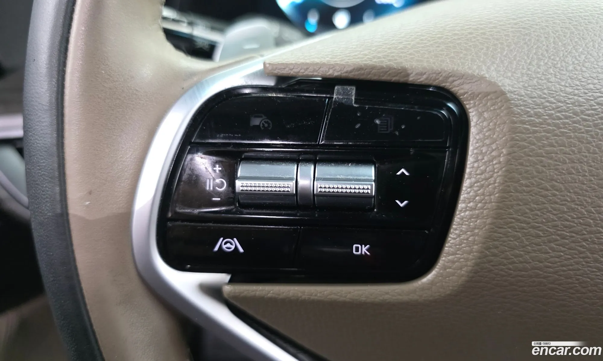 Kia K8 Hybrid 2022 — 4