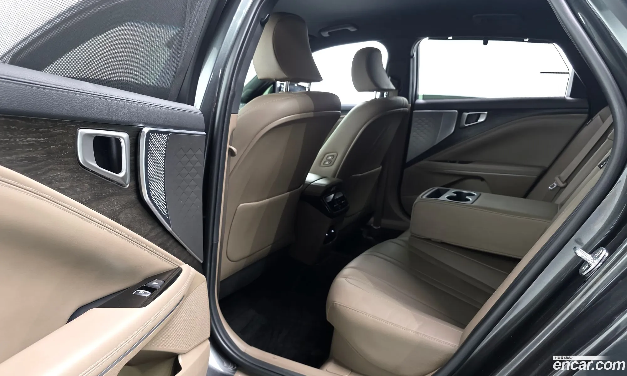 Kia K8 Hybrid 2022 — 8