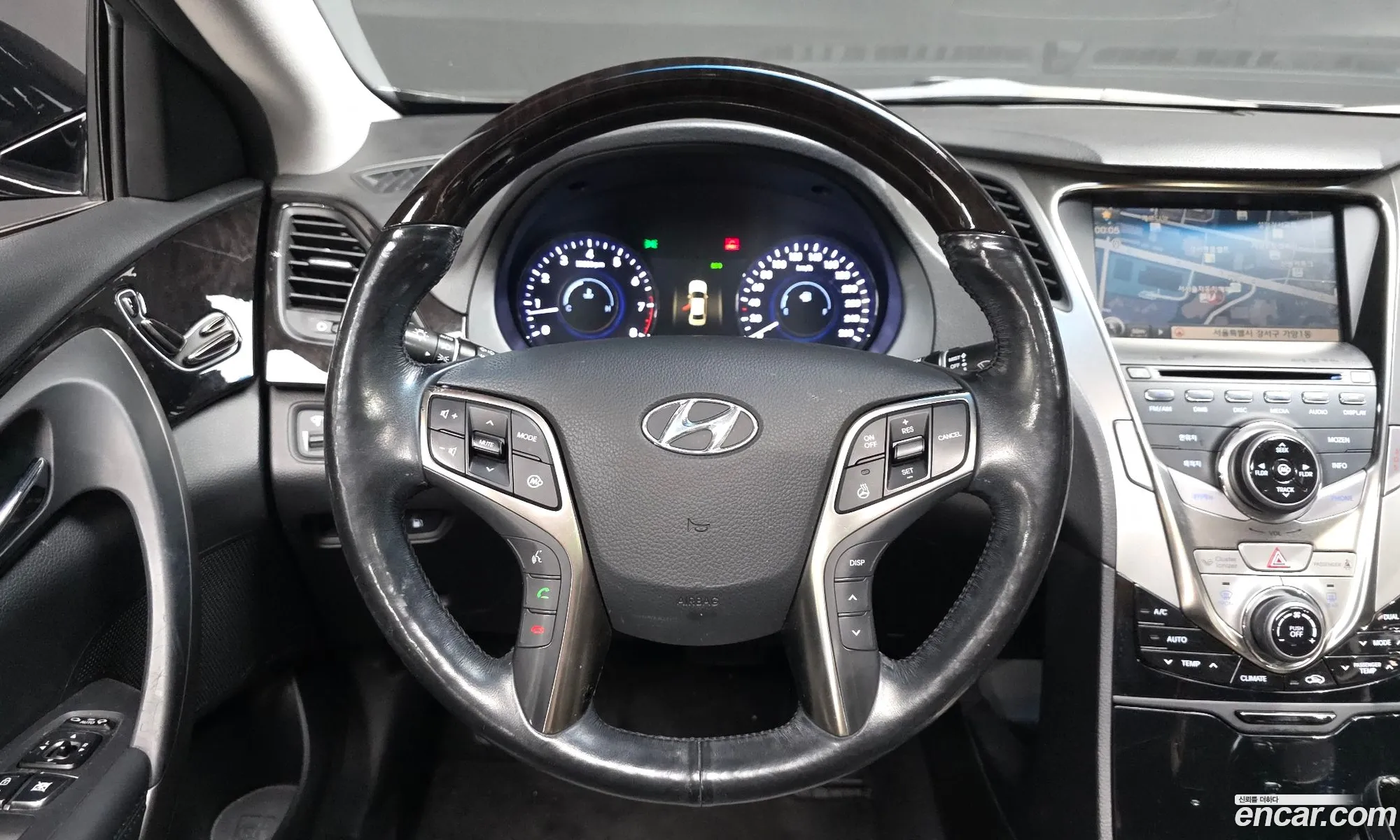 Hyundai Grandeur HG 2012 — 16