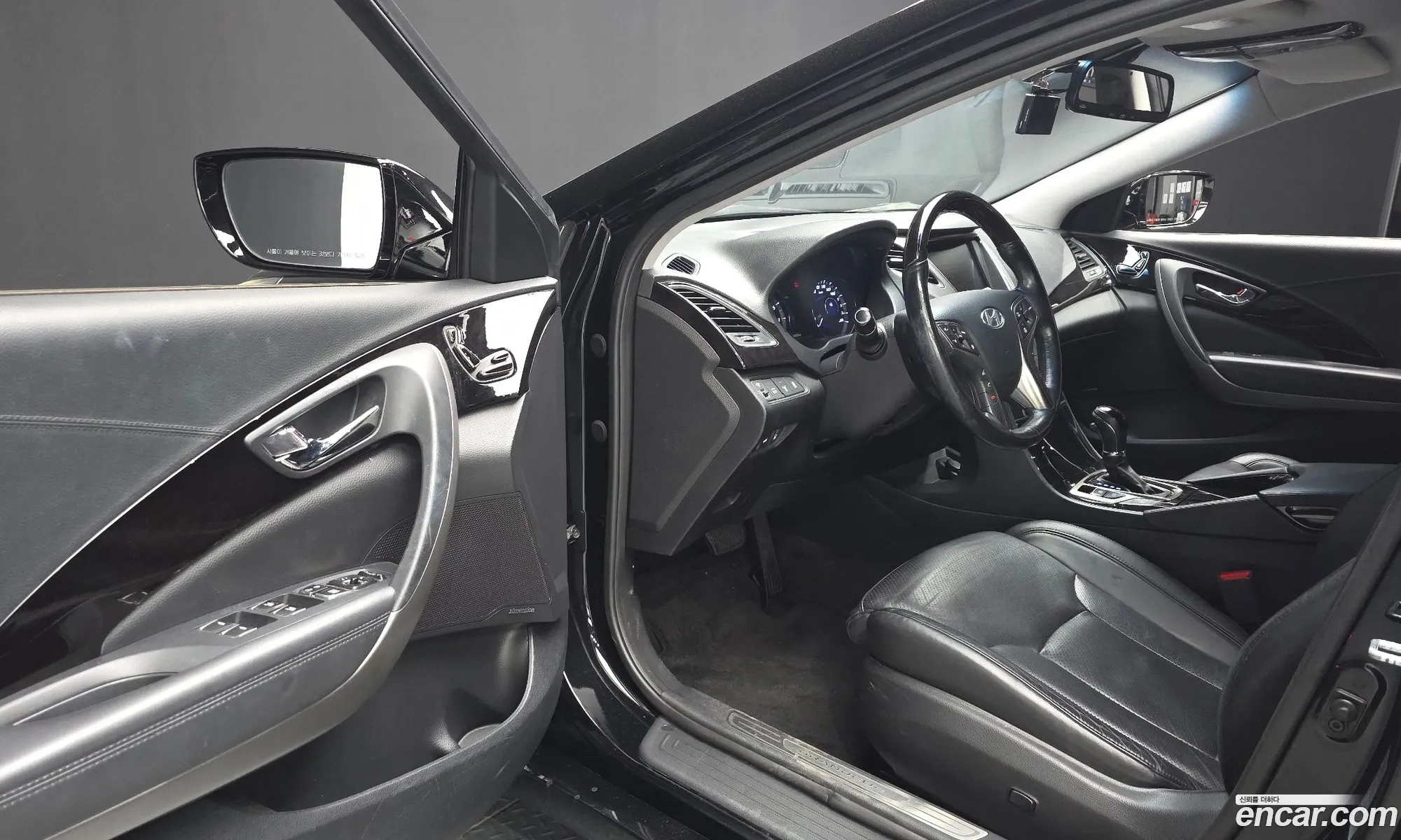 Hyundai Grandeur HG 2012 — 19