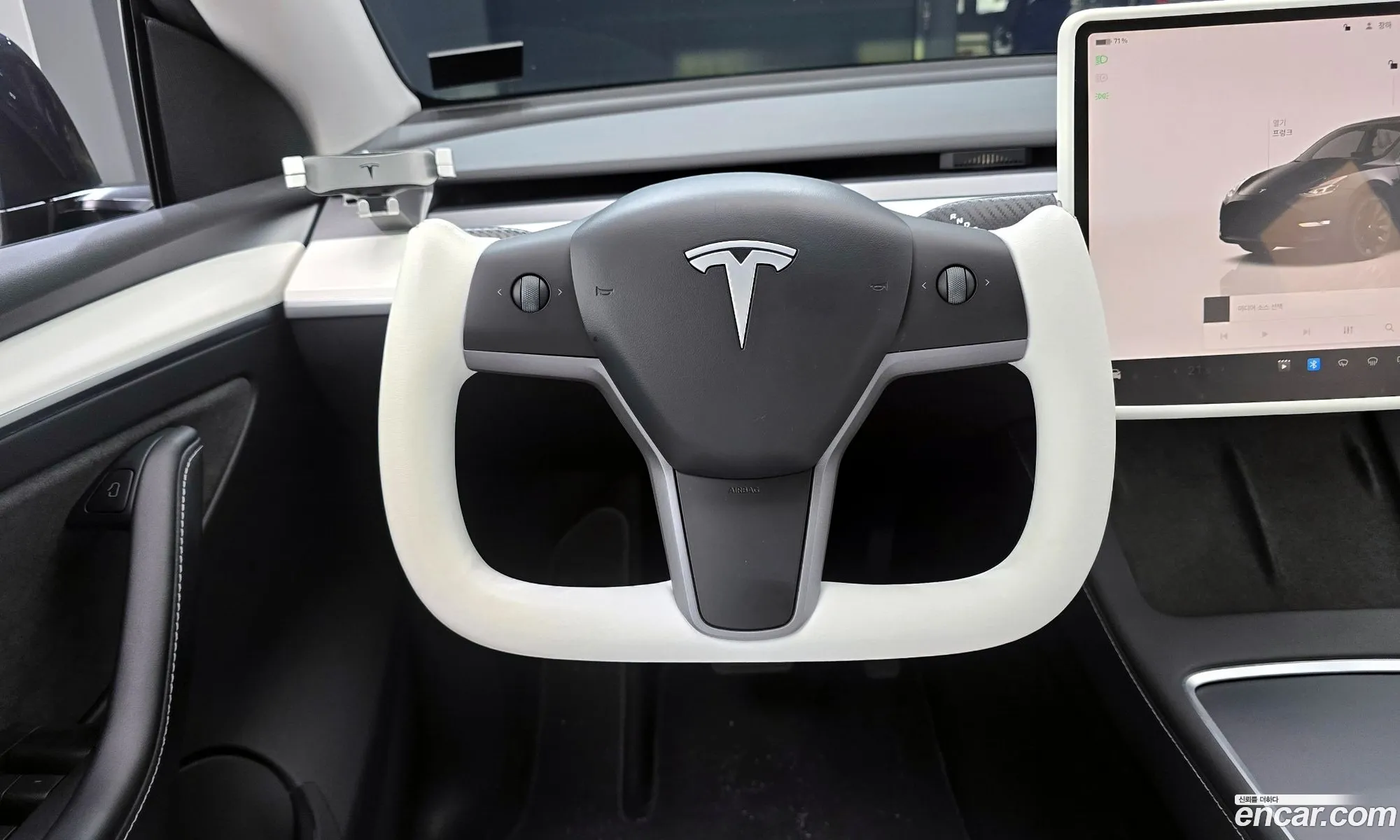 Tesla Model Y 2024 — 20