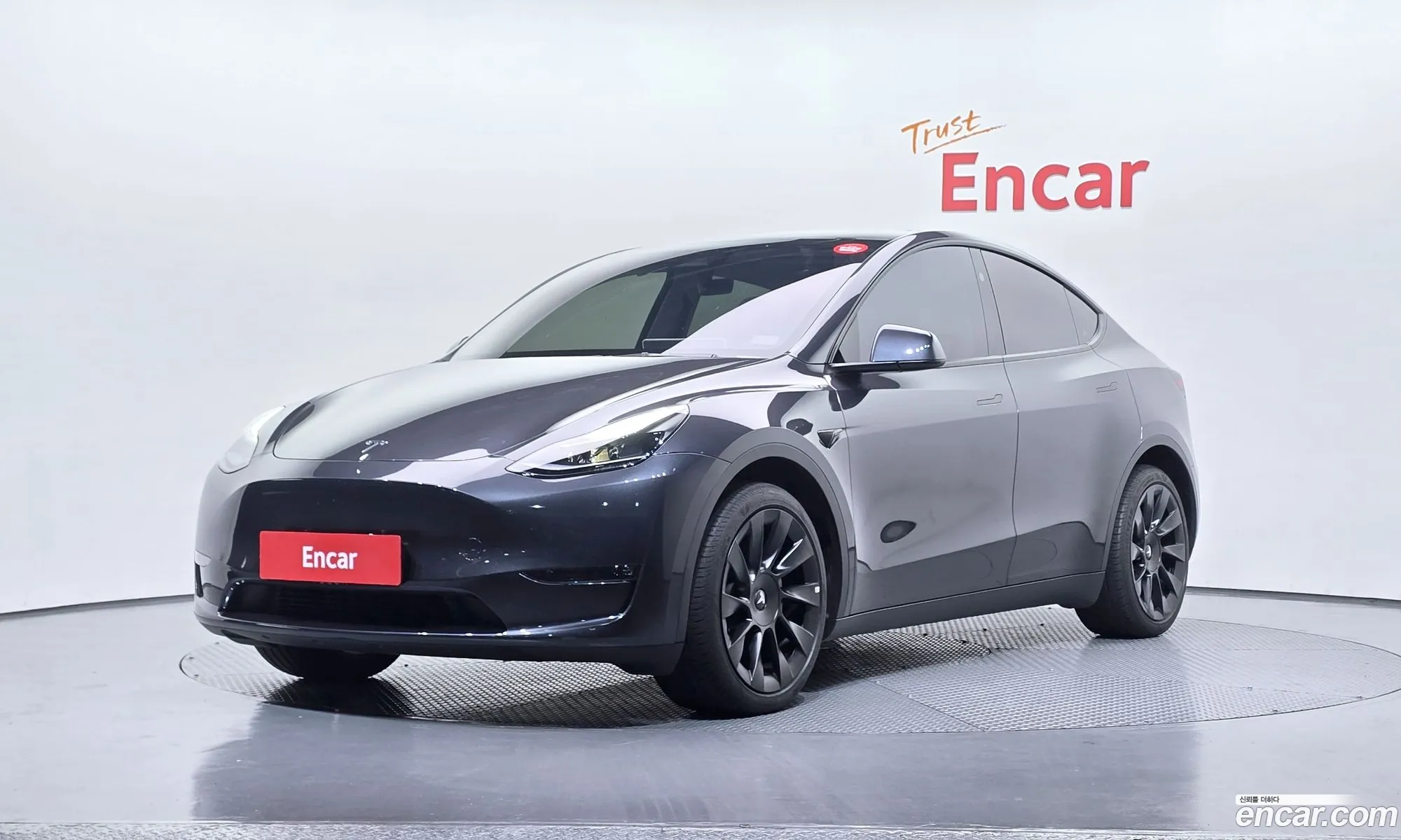 Tesla Model Y 2024 — 14