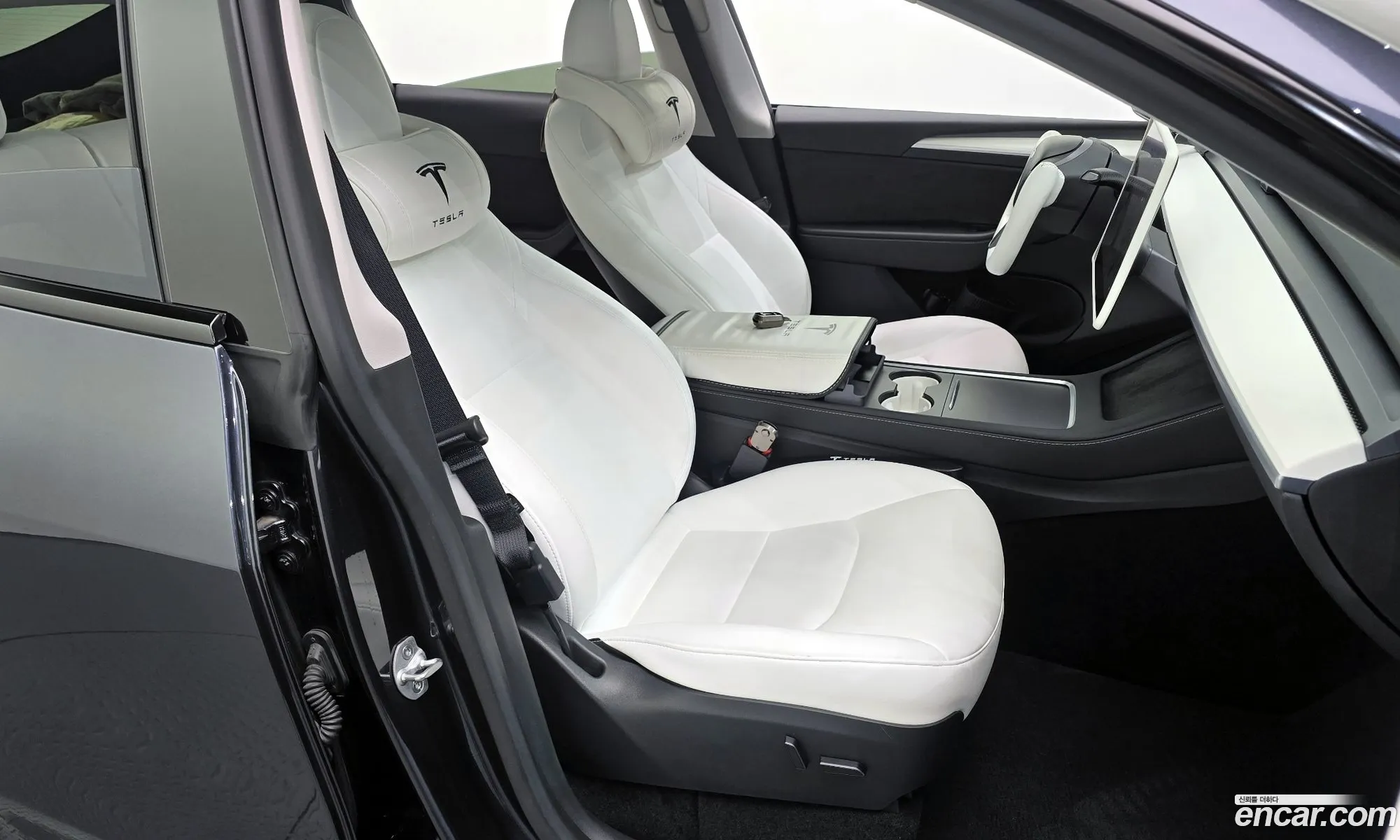 Tesla Model Y 2024 — 8