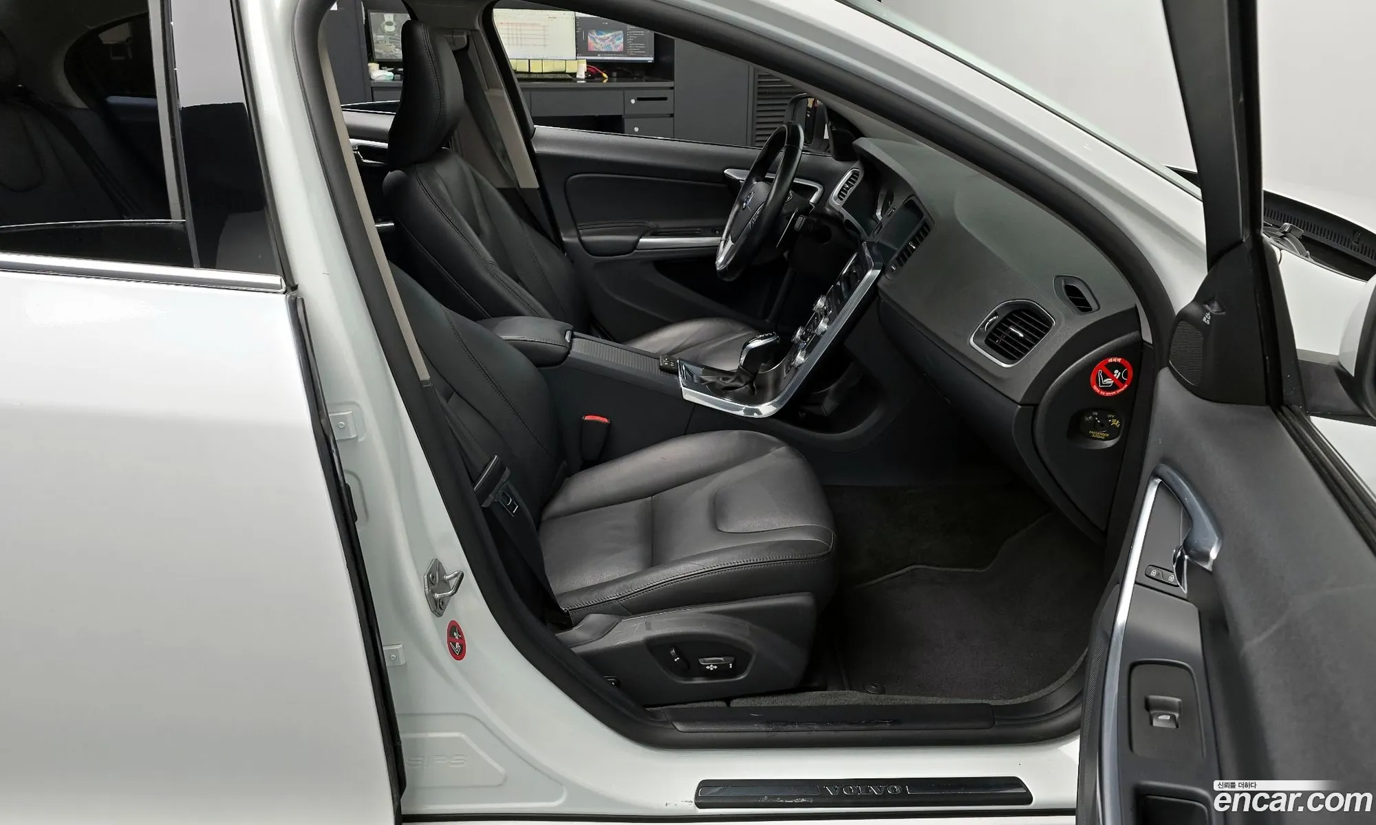 Volvo S60 2014 YV1FS84BBF2348100 — 31