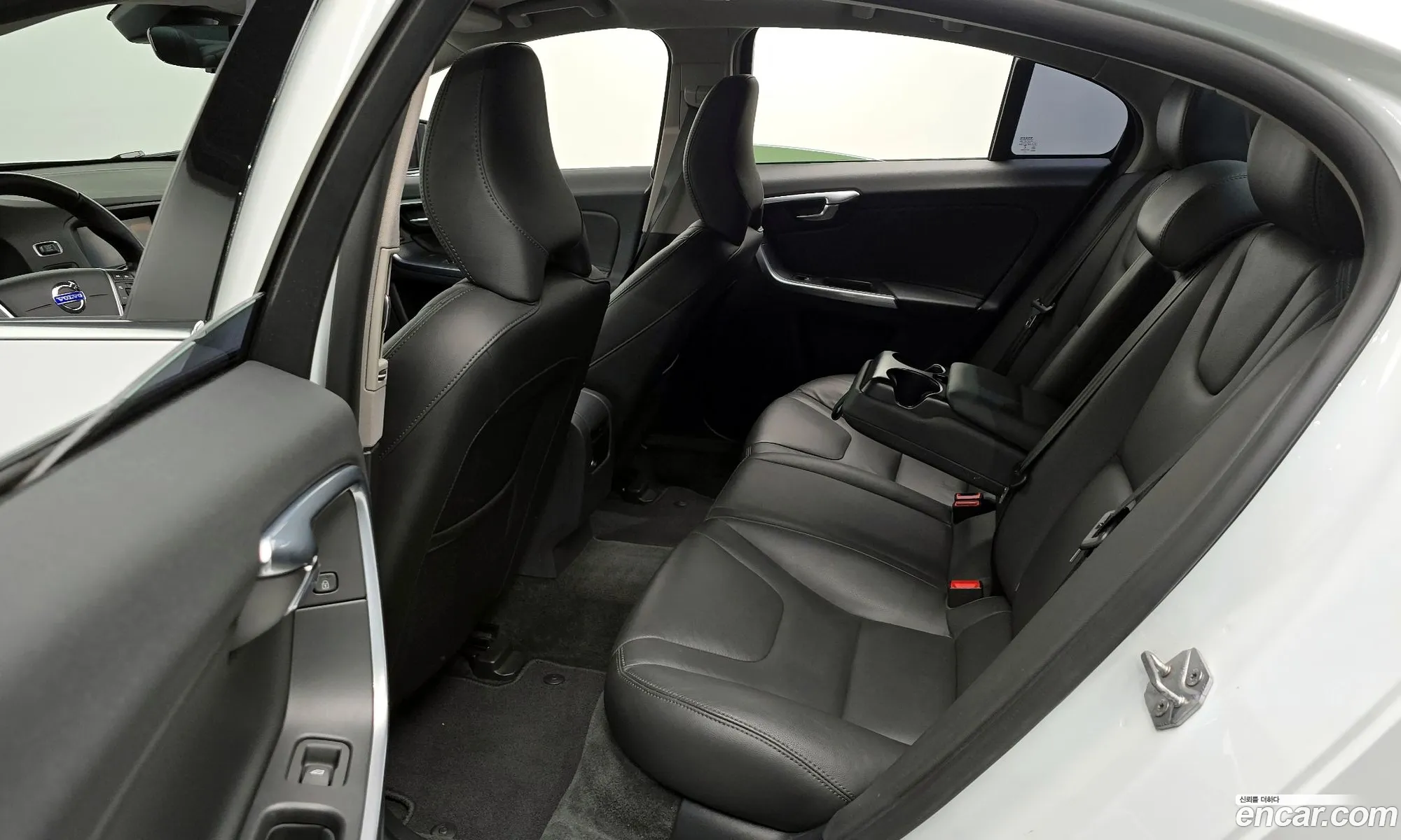Volvo S60 2014 YV1FS84BBF2348100 — 18