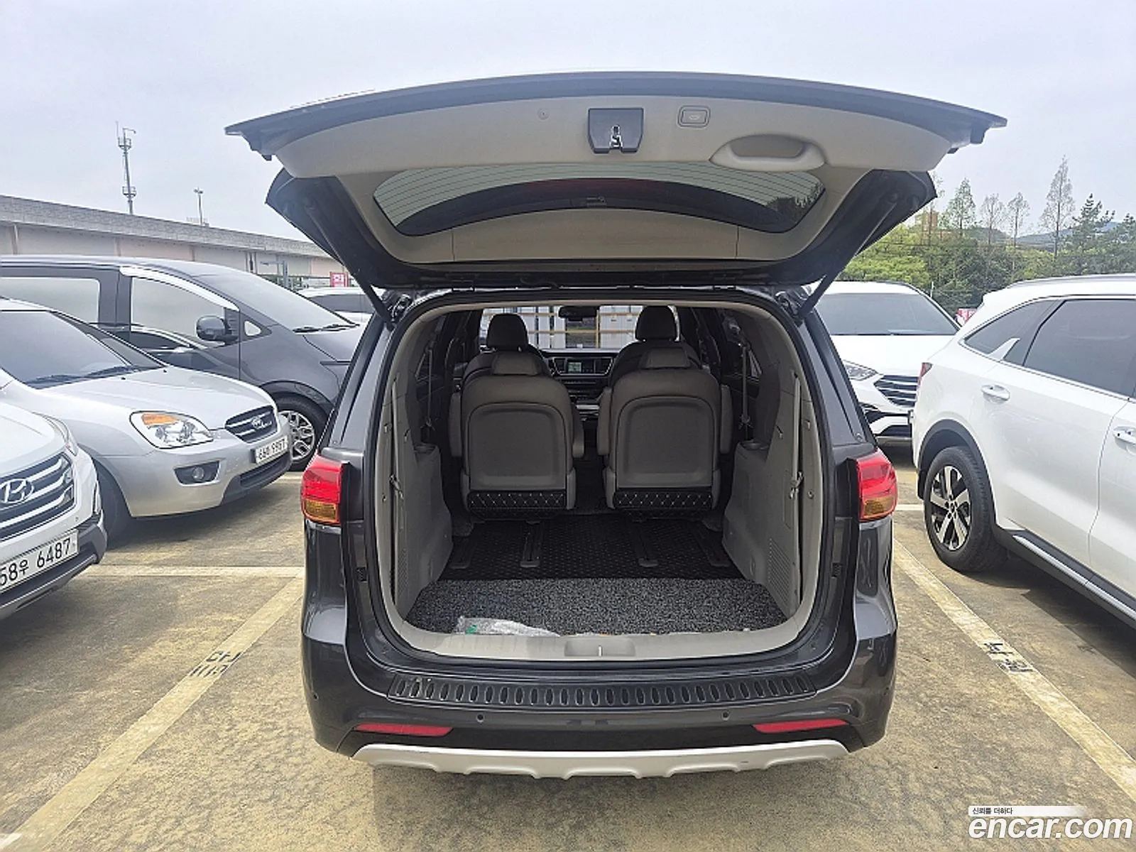 Kia Carnival 2015 — 8