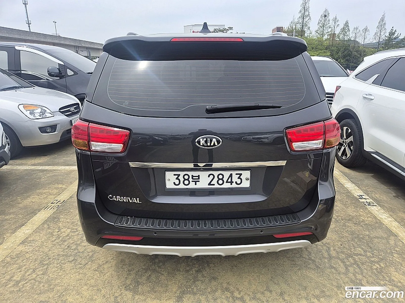 Kia Carnival 2015 — 11