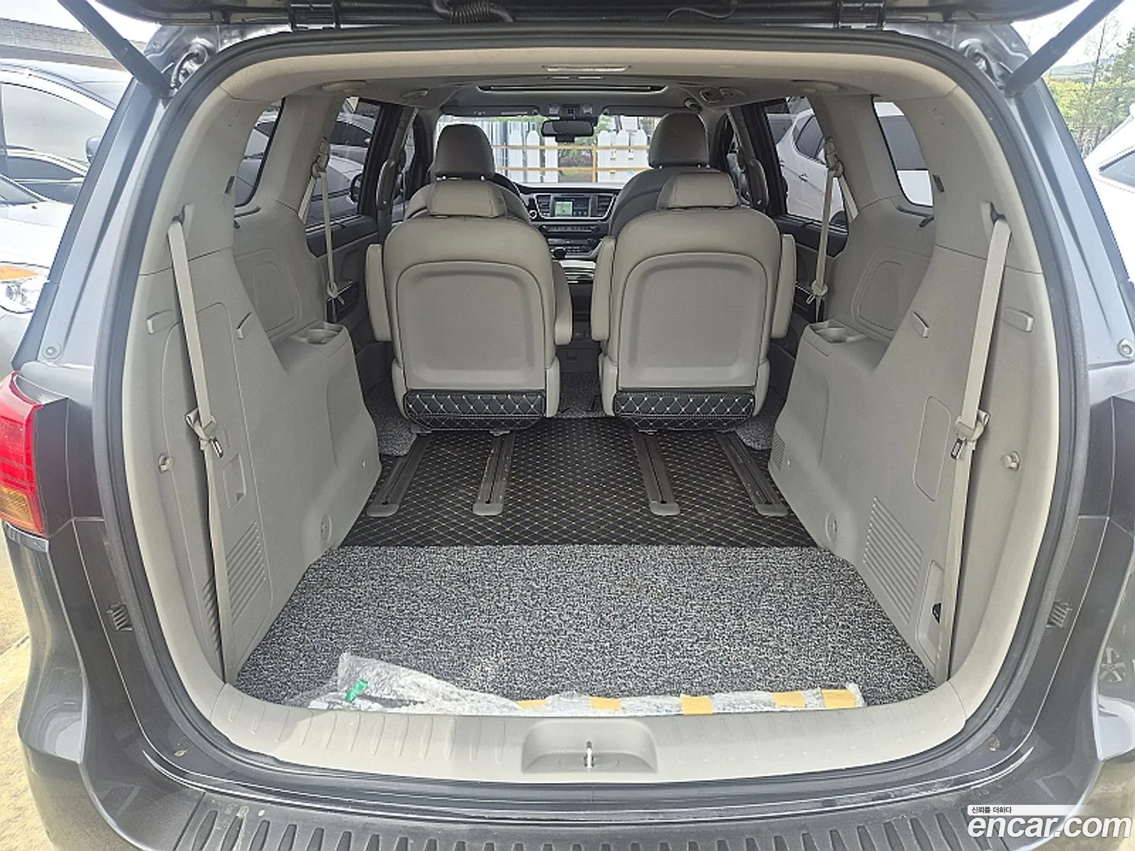 Kia Carnival 2015 — 3