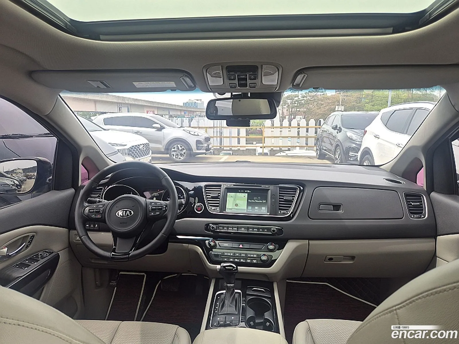 Kia Carnival 2015 — 12