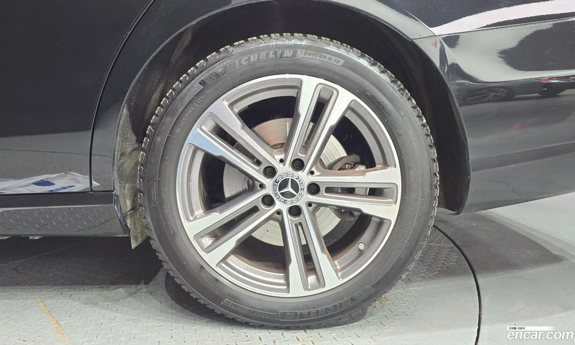 Mercedes-Benz E-Class W213 2022 — 29
