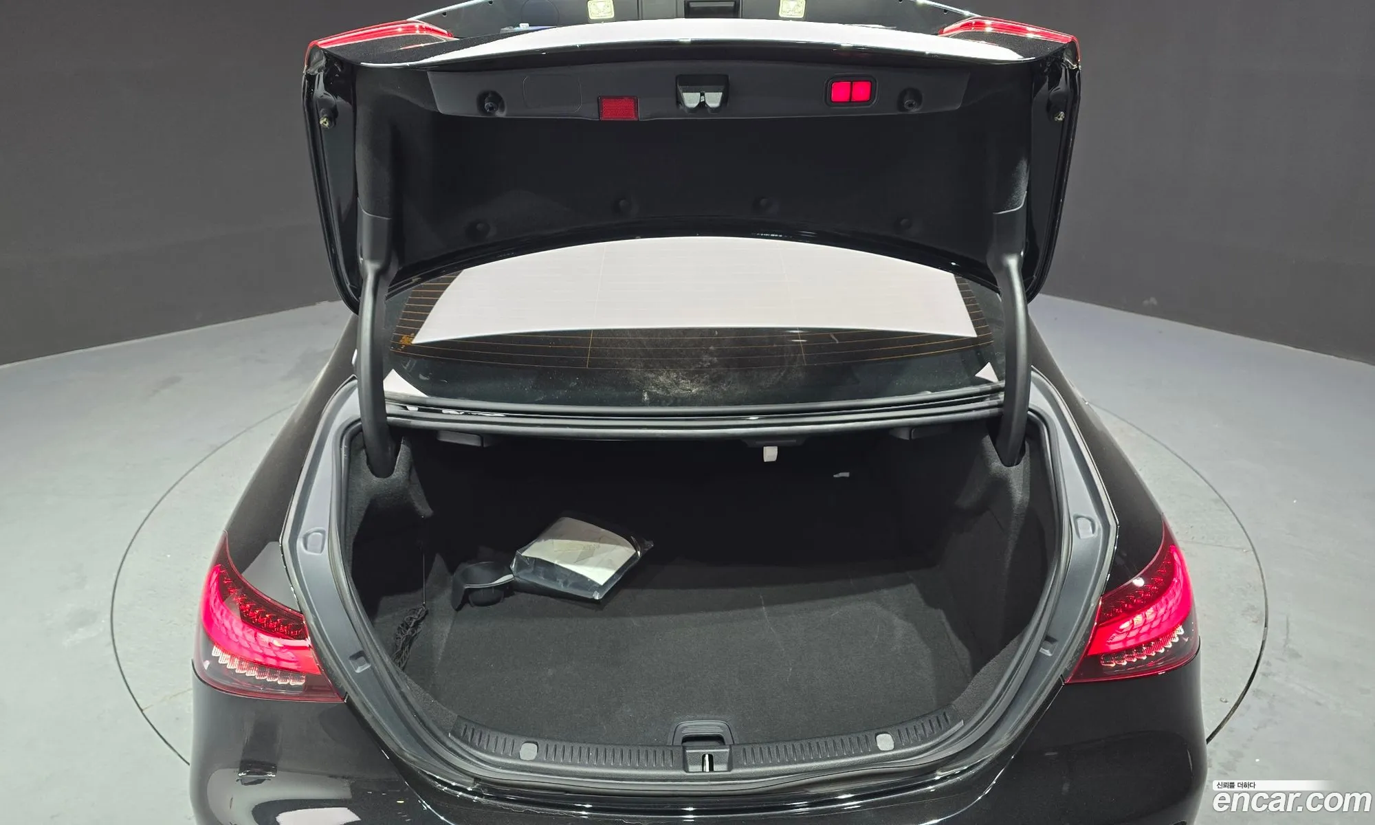 Mercedes-Benz E-Class W213 2022 — 27