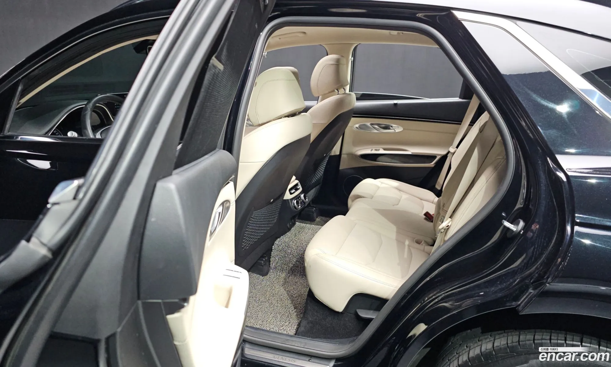 Genesis GV70 2021 — 12