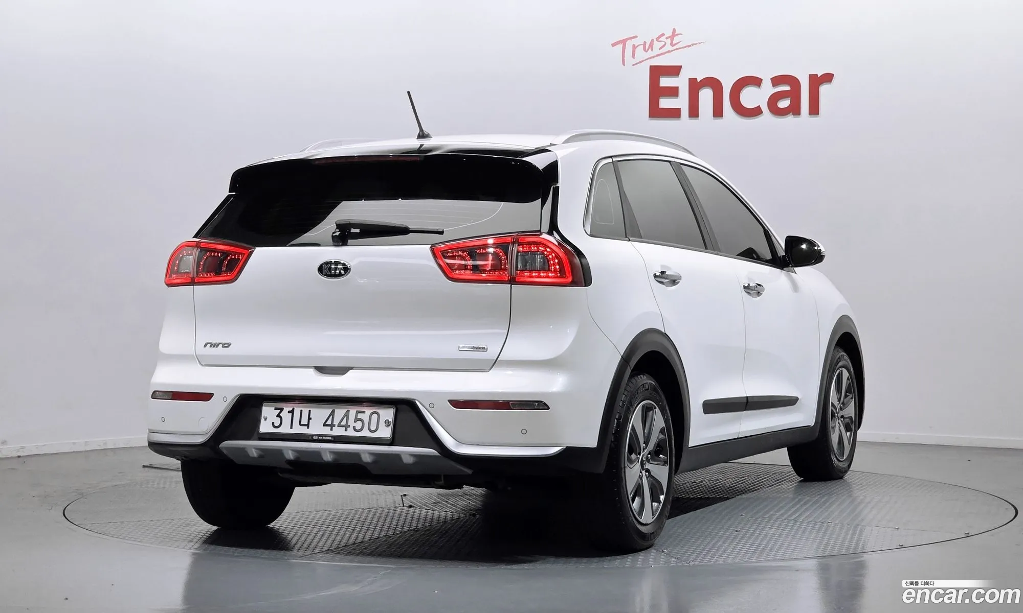 Kia Niro 2017 — 2