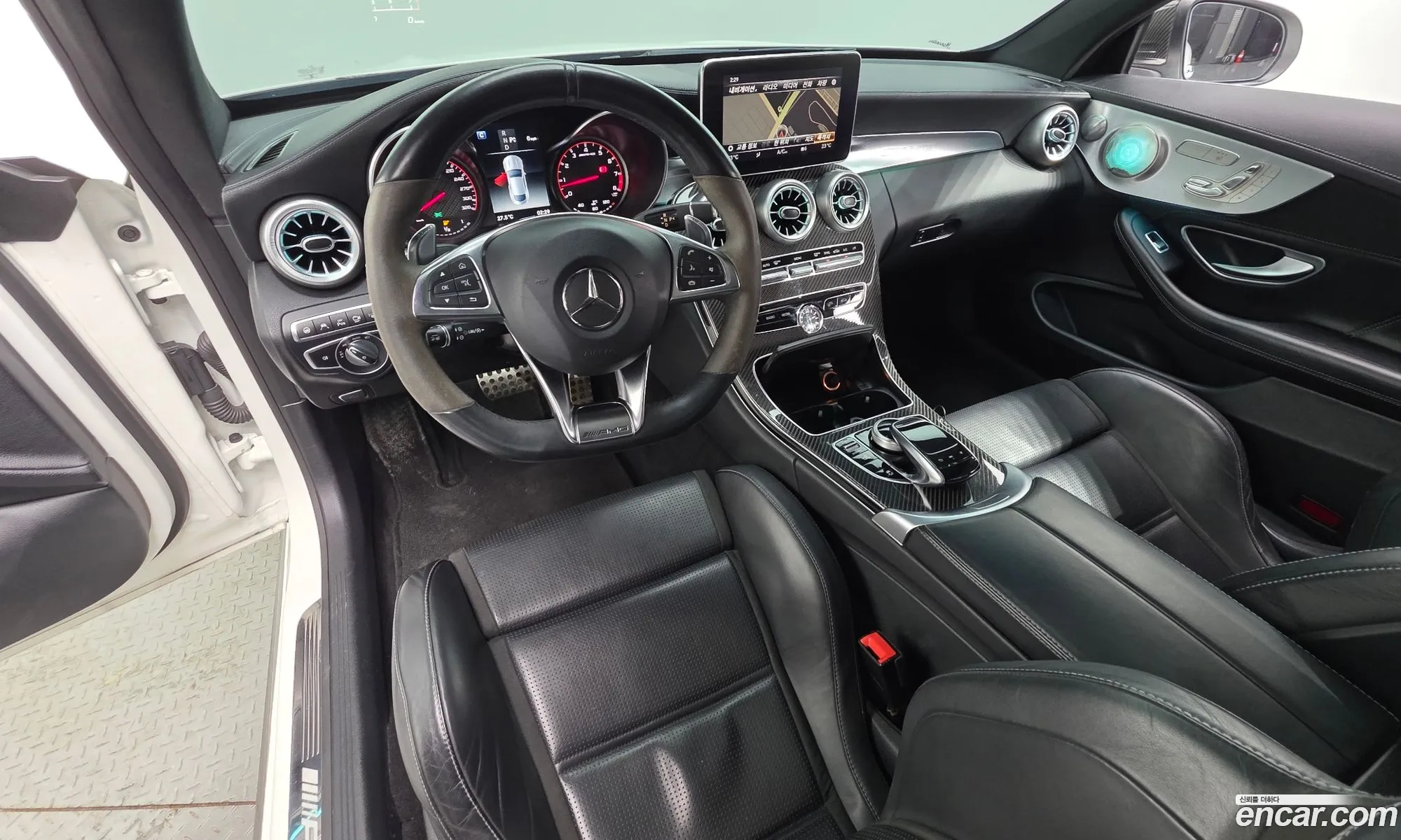 Mercedes-Benz C-Class W205 2018 — 17