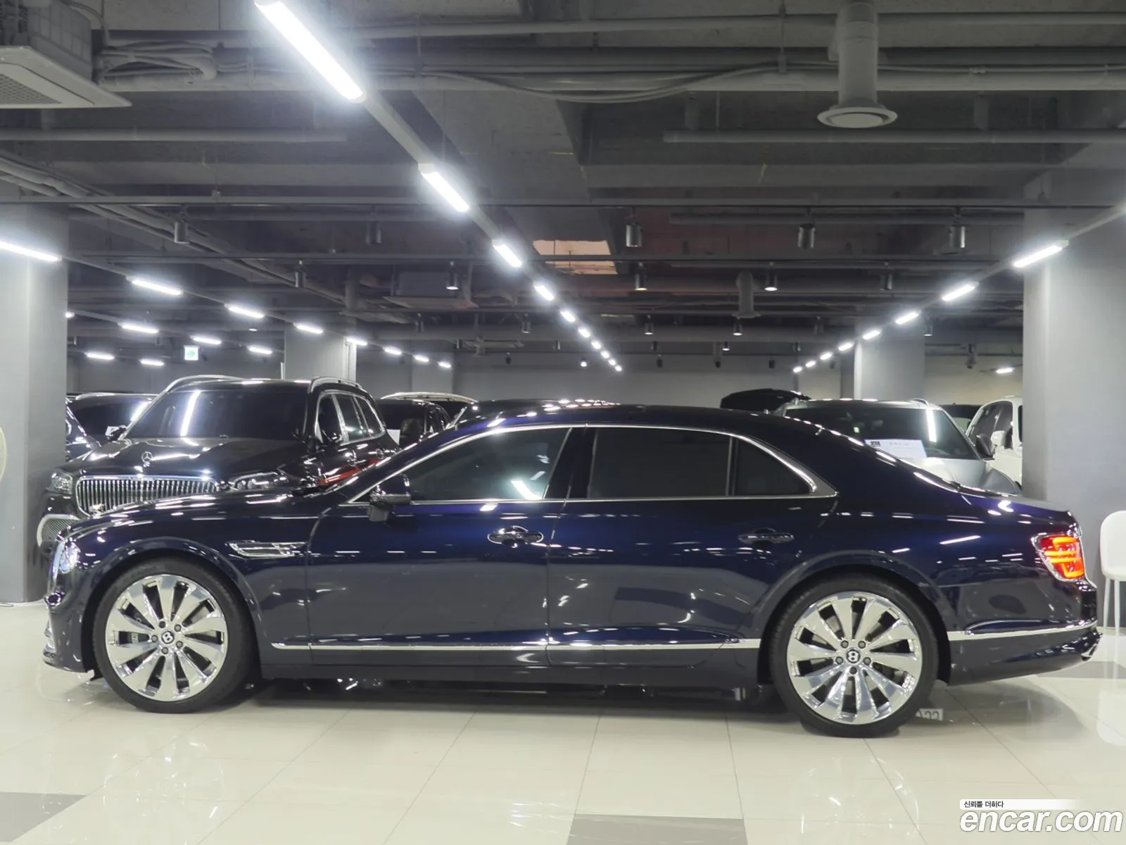 Bentley Flying Spur 2022 — 13