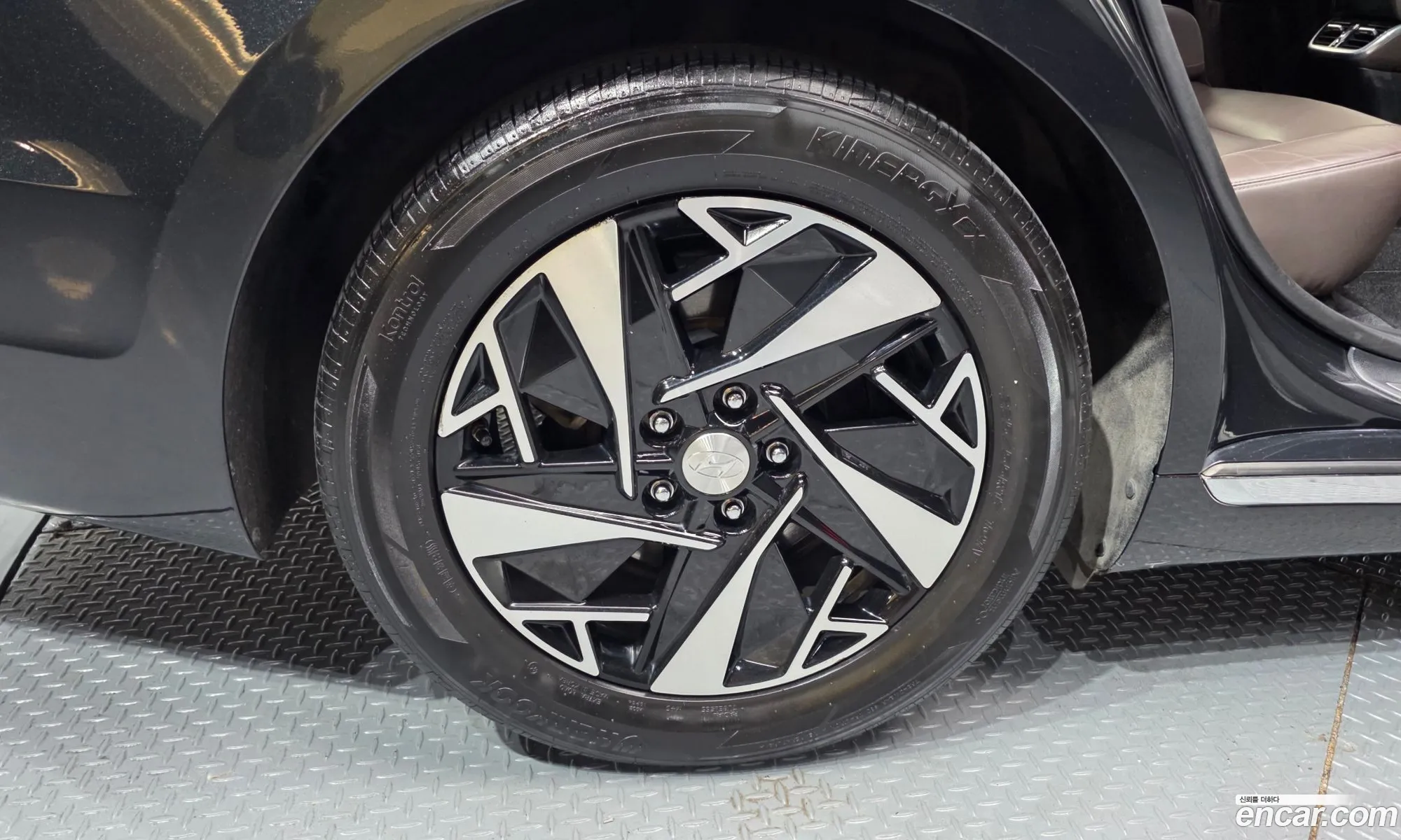 Hyundai Grandeur IG Hybrid 2020 — 32