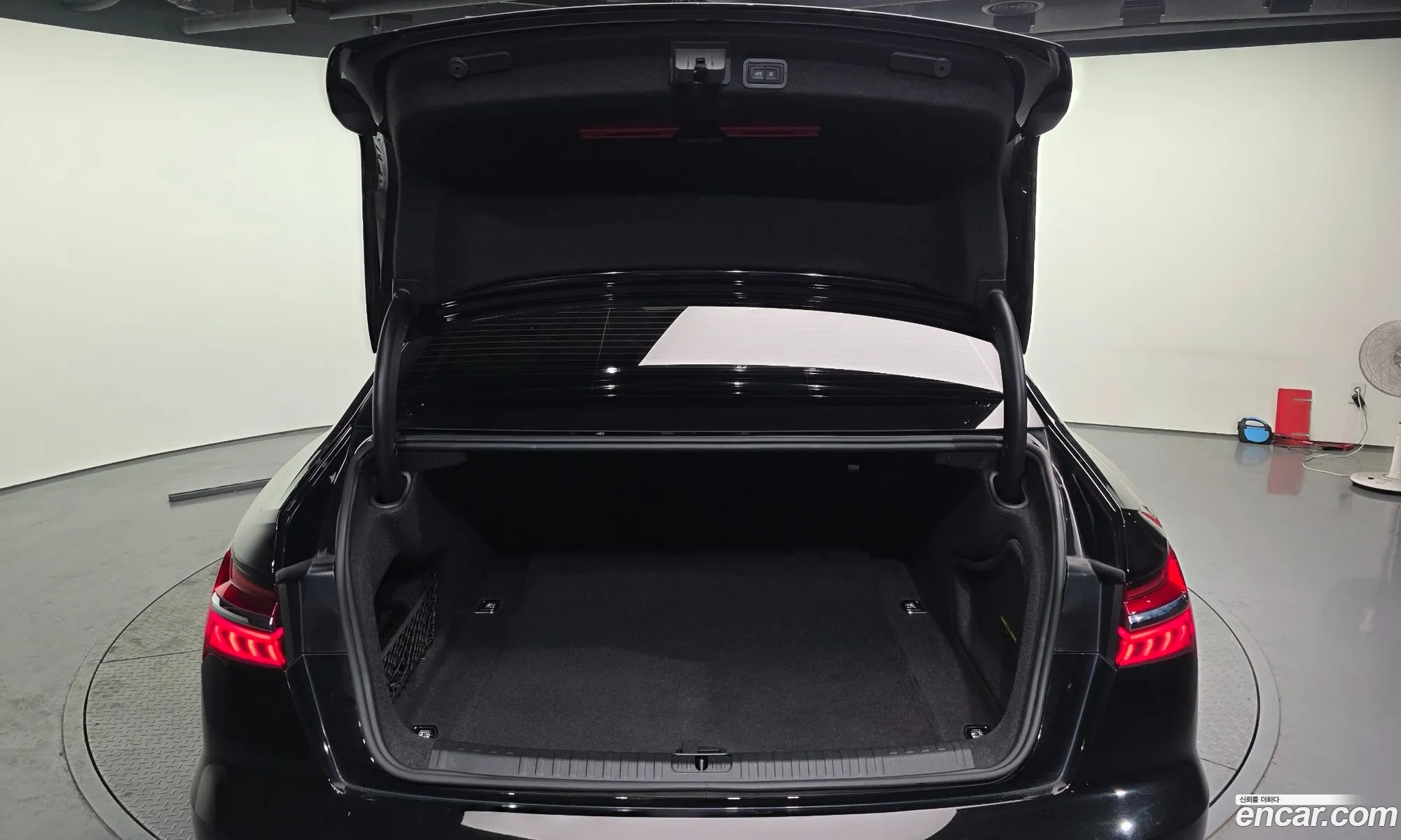 Audi A6 2019 WAUZZZF28KN132615 — 10