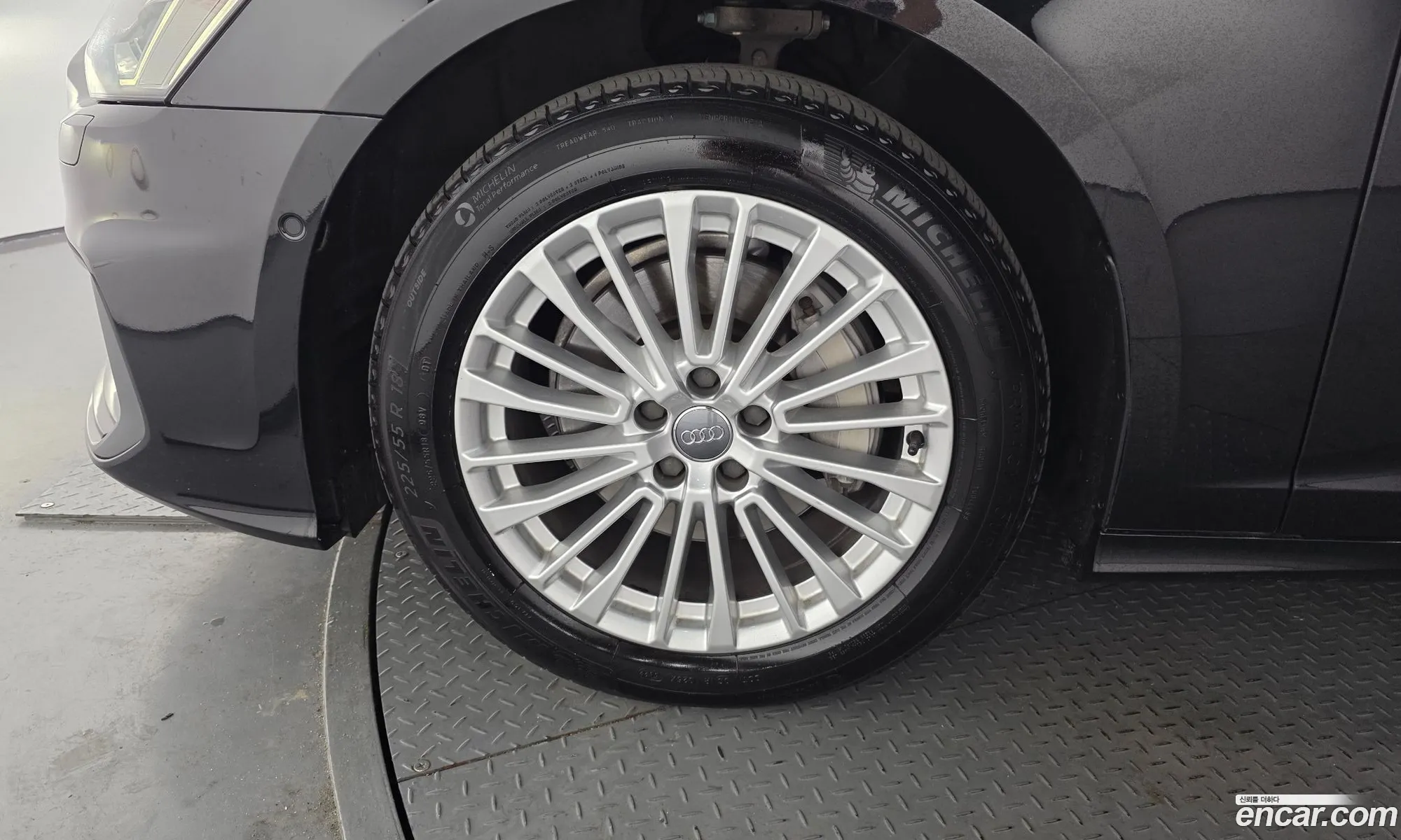Audi A6 2019 WAUZZZF28KN132615 — 17