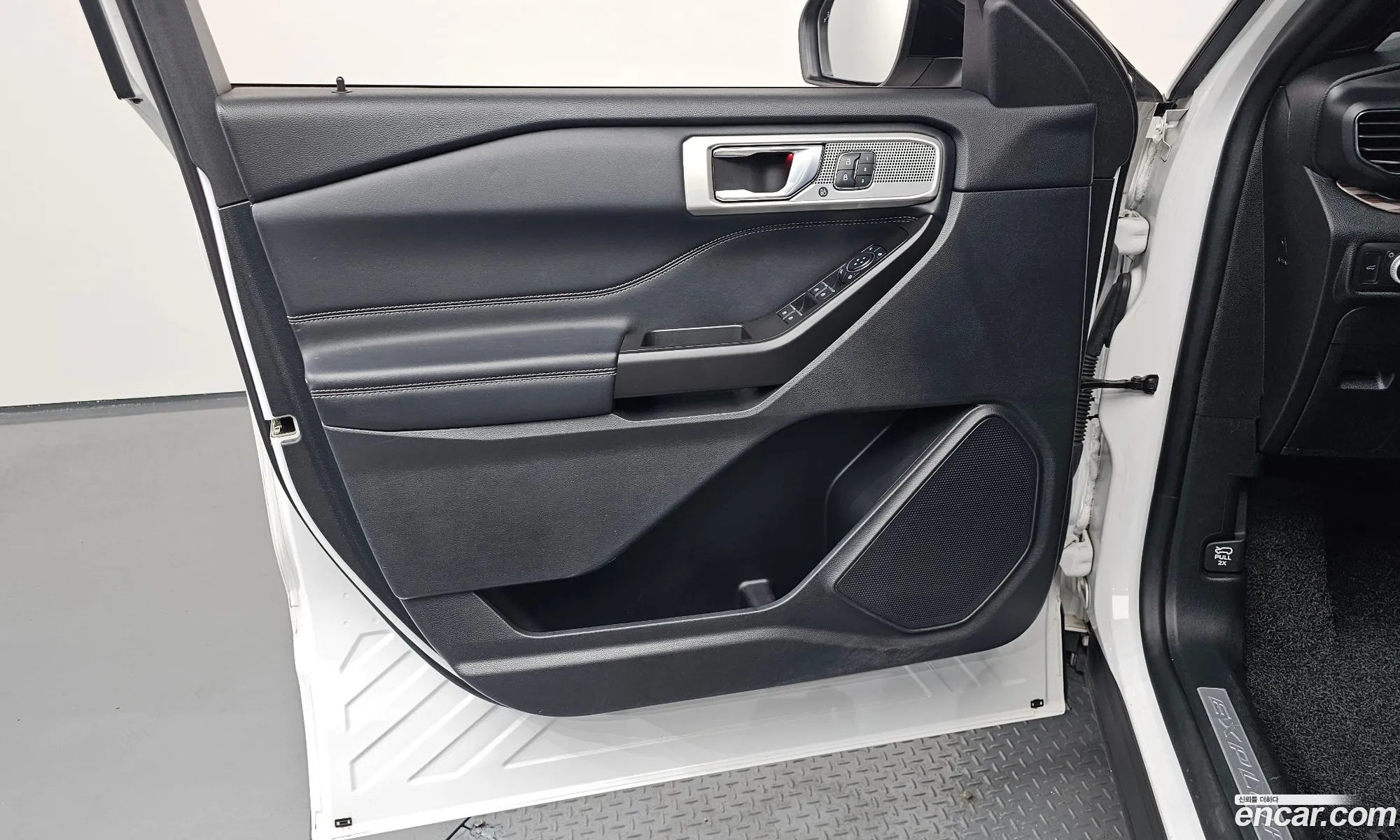 Ford Explorer 6th Gen 2020 1FMSK8FH5LGB78525 — 17
