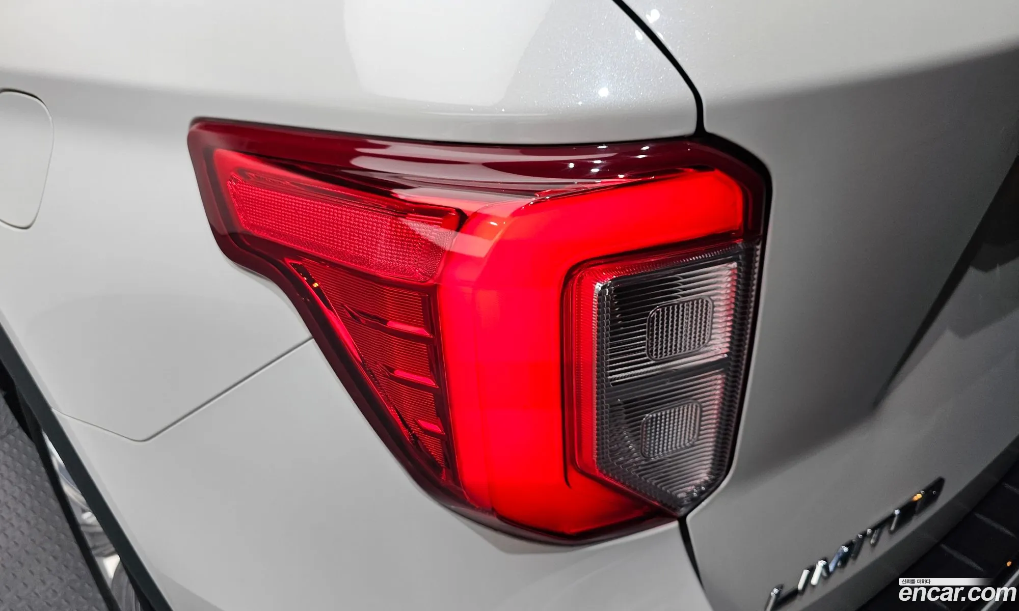 Ford Explorer 6th Gen 2020 1FMSK8FH5LGB78525 — 6