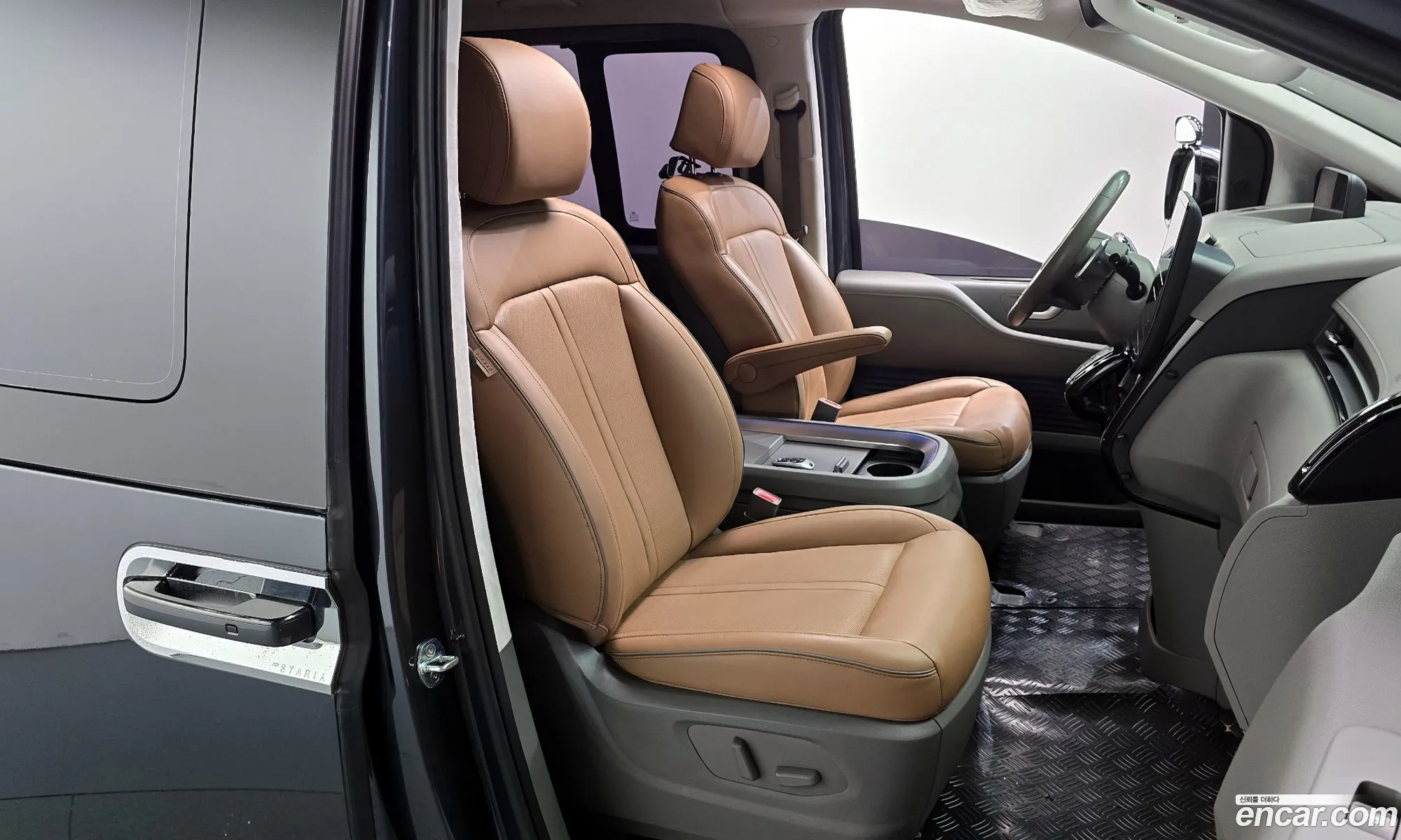 Hyundai Staria 2021 — 5