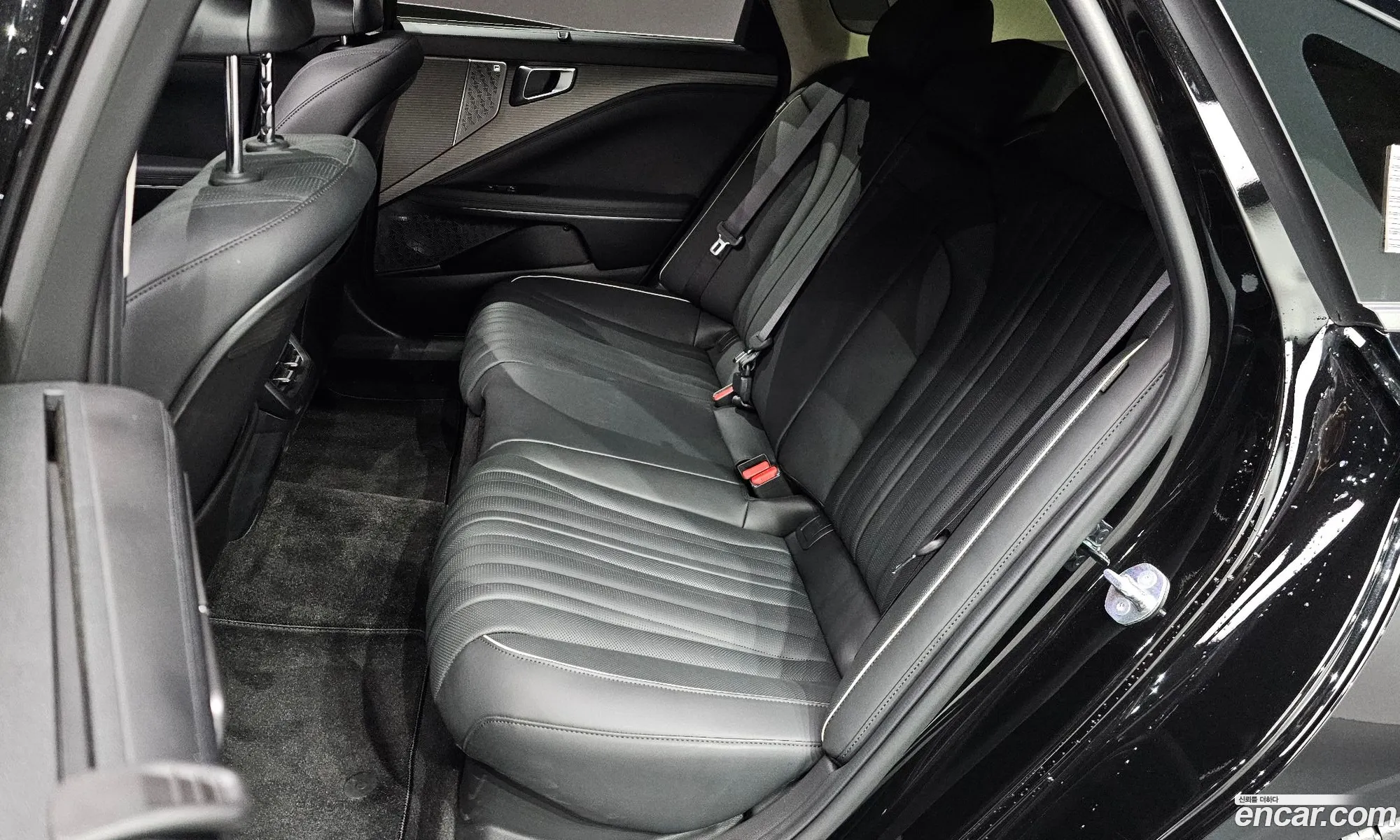 Kia K8 Hybrid 2024 — 3