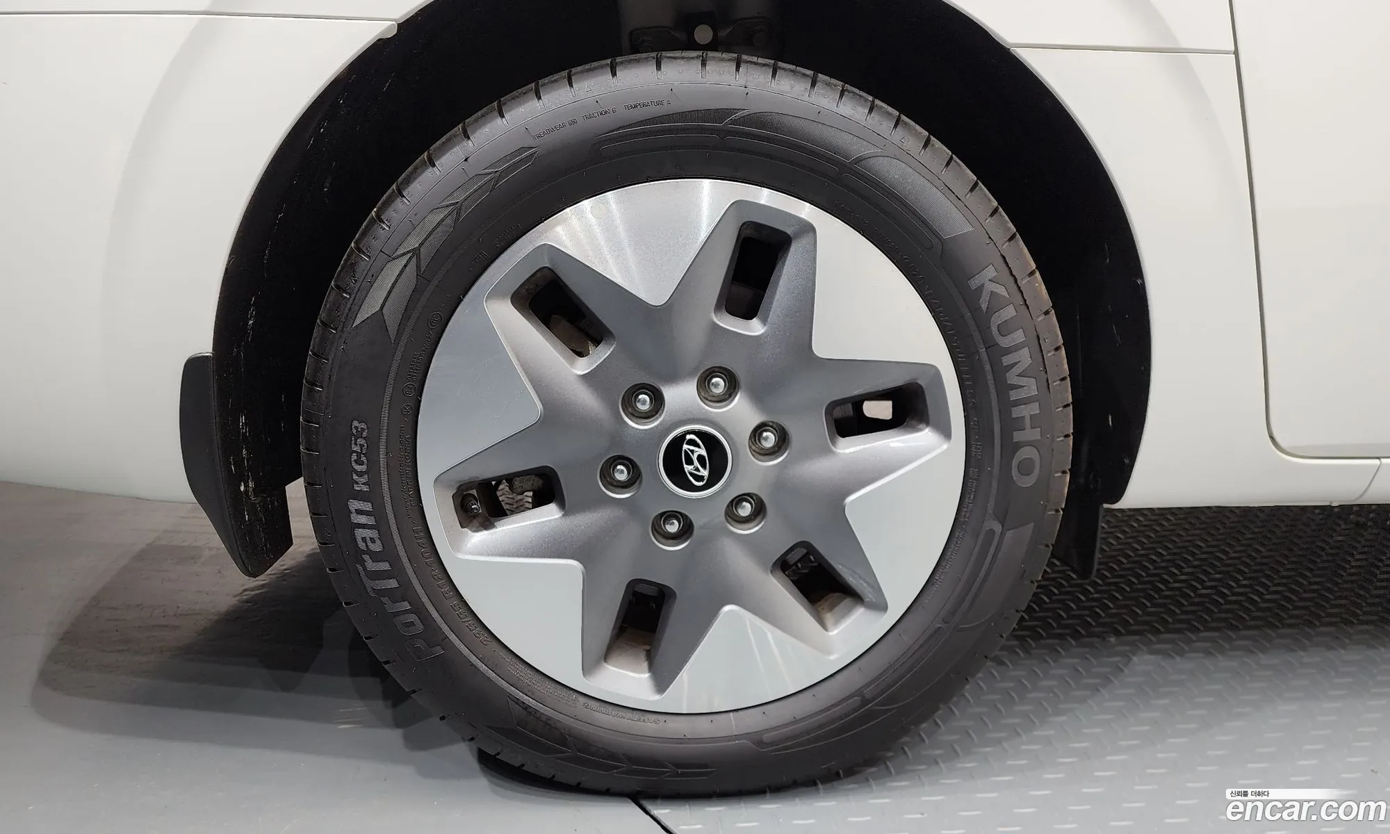 Hyundai Staria 2023 — 13