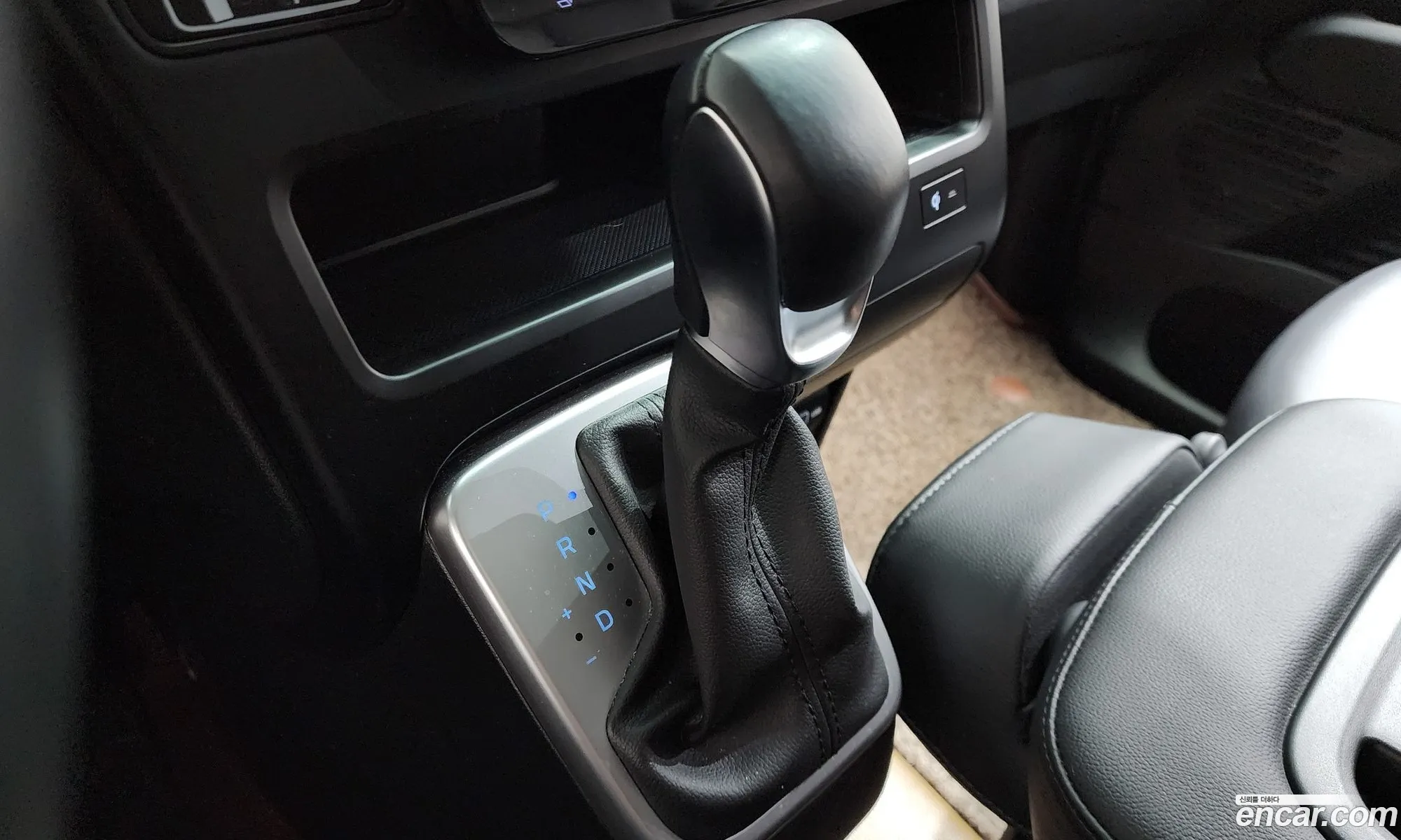 Hyundai Staria 2023 — 35