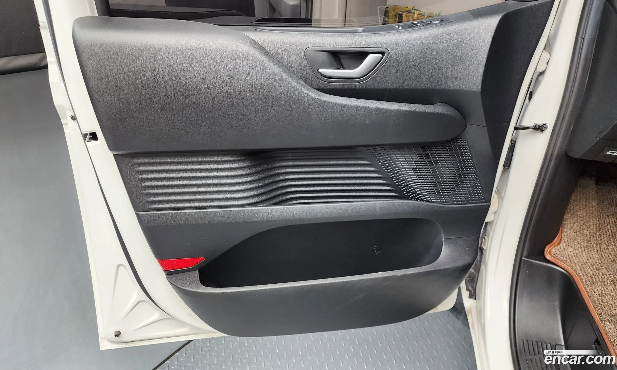 Hyundai Staria 2023 — 18