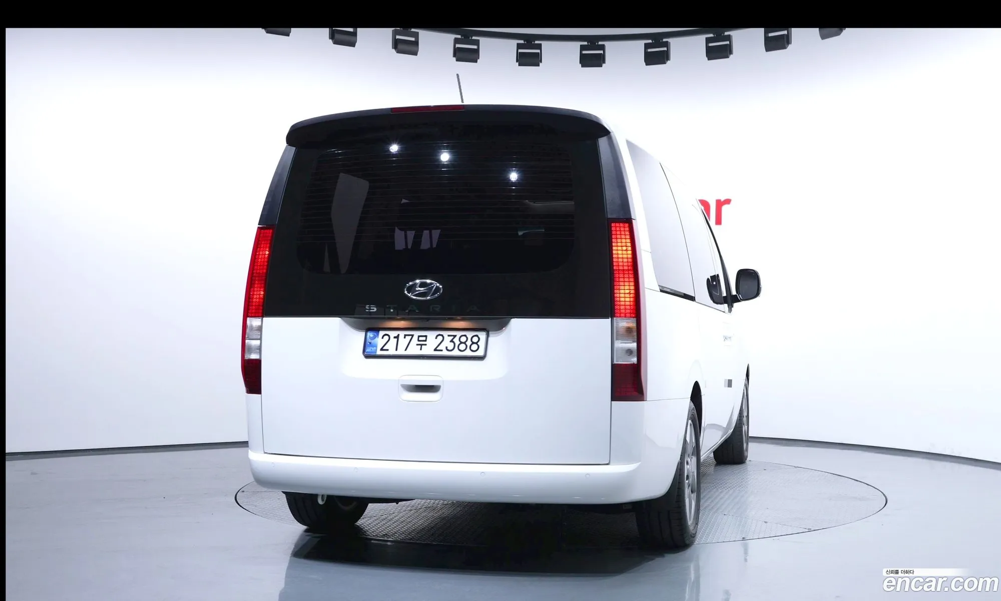 Hyundai Staria 2023 — 2