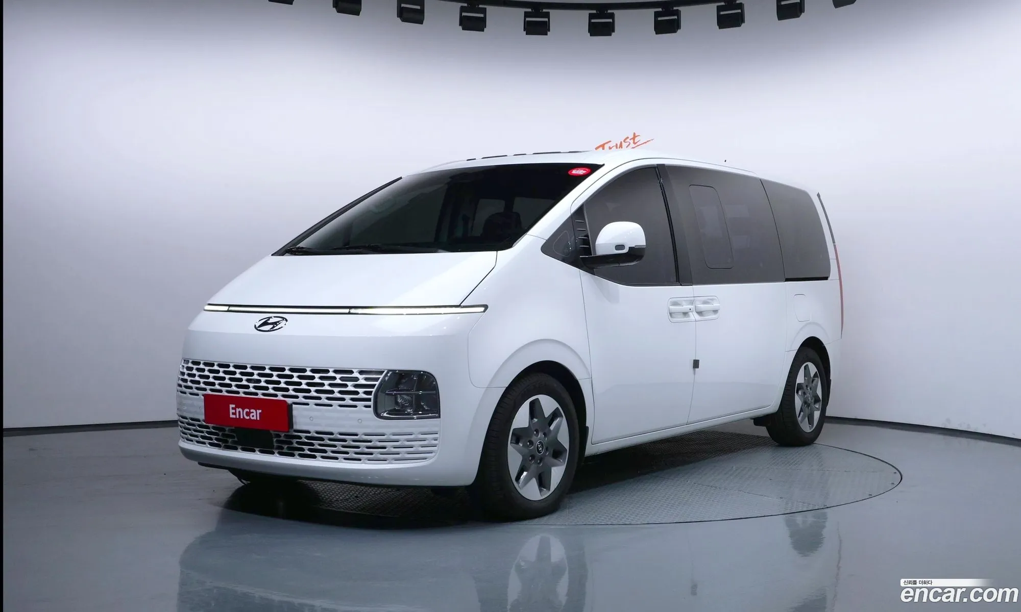 Hyundai Staria 2023 — 5