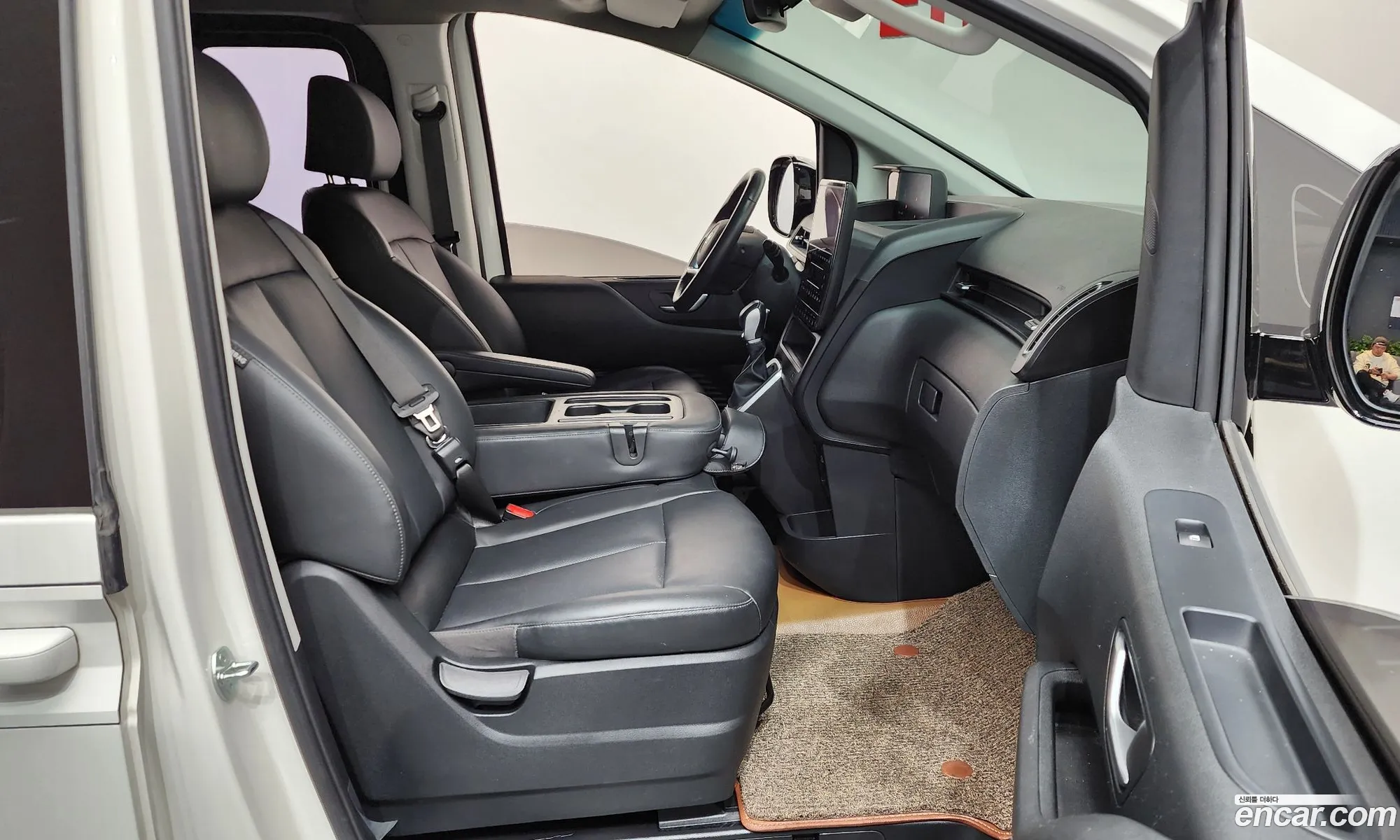 Hyundai Staria 2023 — 7