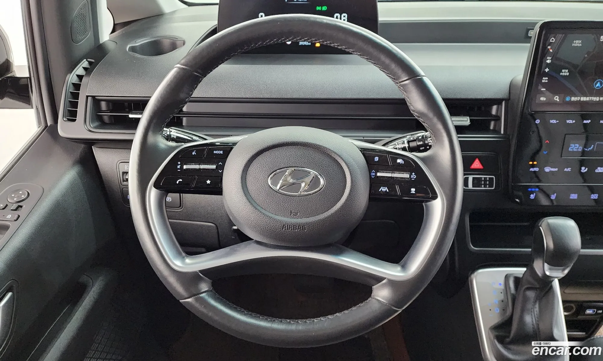 Hyundai Staria 2023 — 11