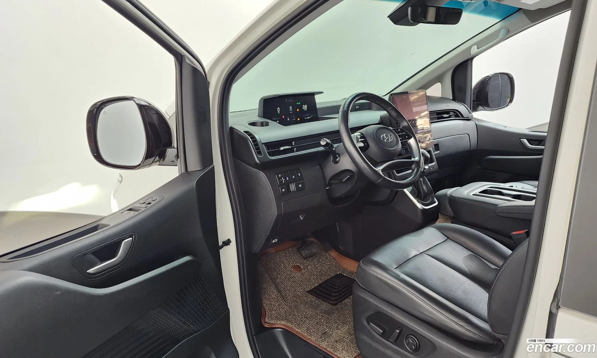 Hyundai Staria 2023 — 9