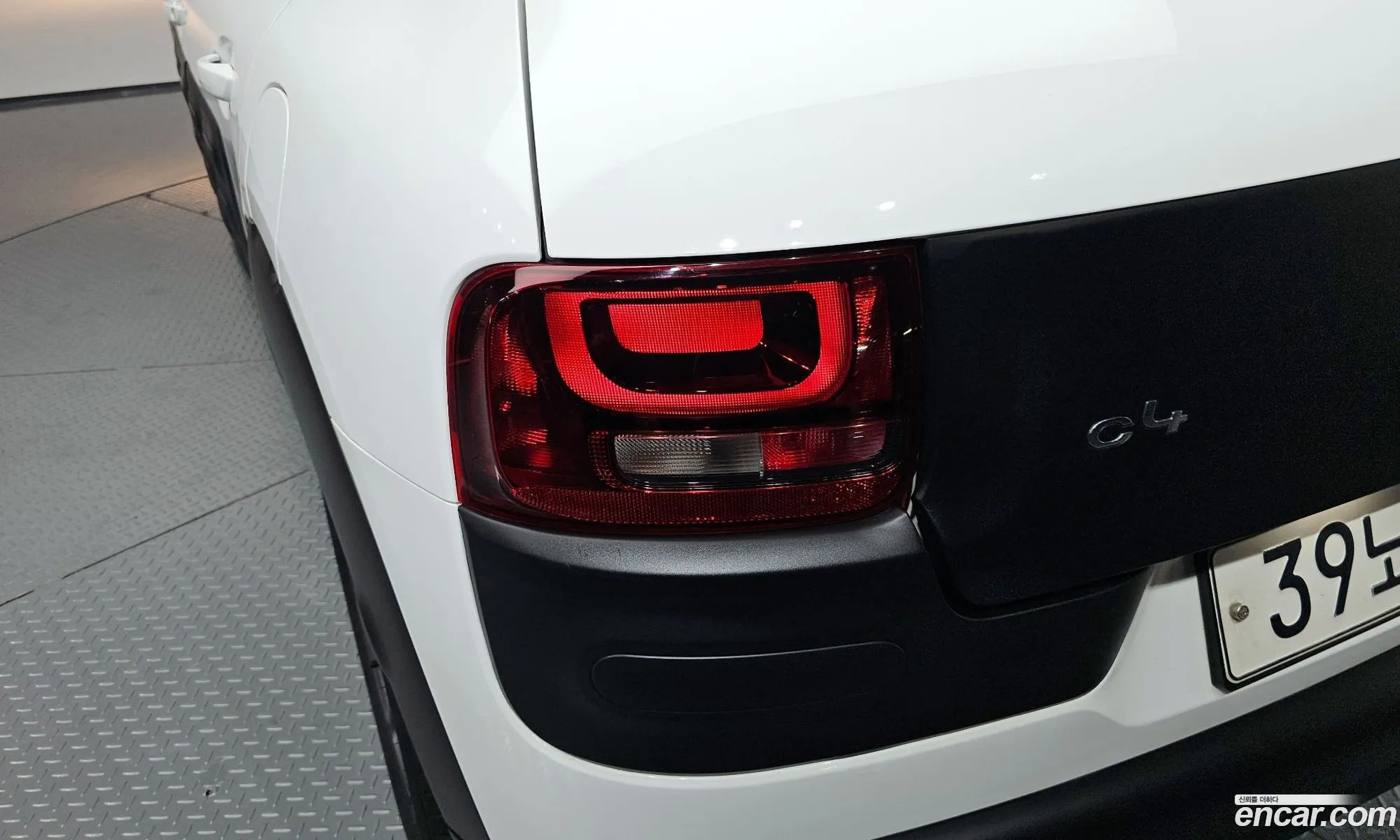 Citroen/DS C4 Cactus 2018 VF70BBHYHJE505607 — 4