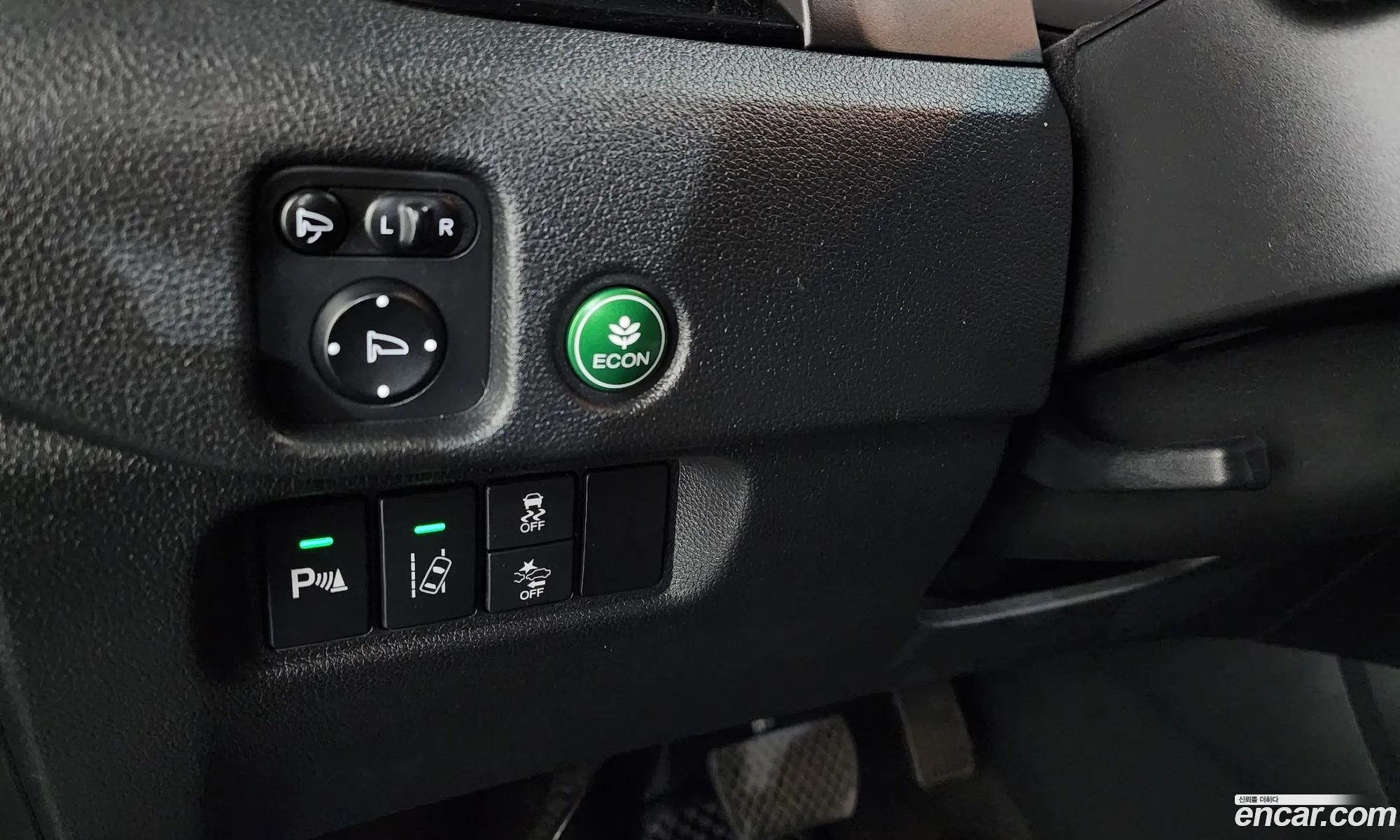 Honda Pilot 2016 5FNYF6850GB201652 — 7