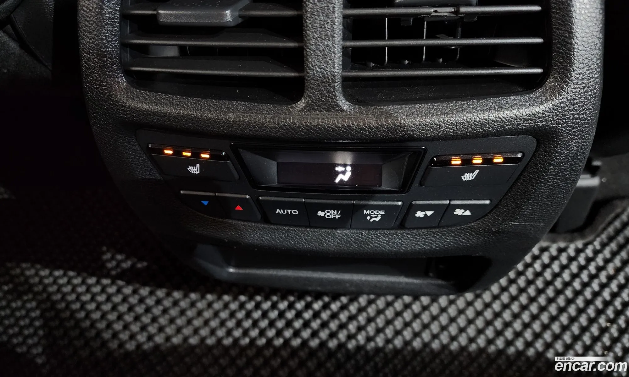Honda Pilot 2016 5FNYF6850GB201652 — 16