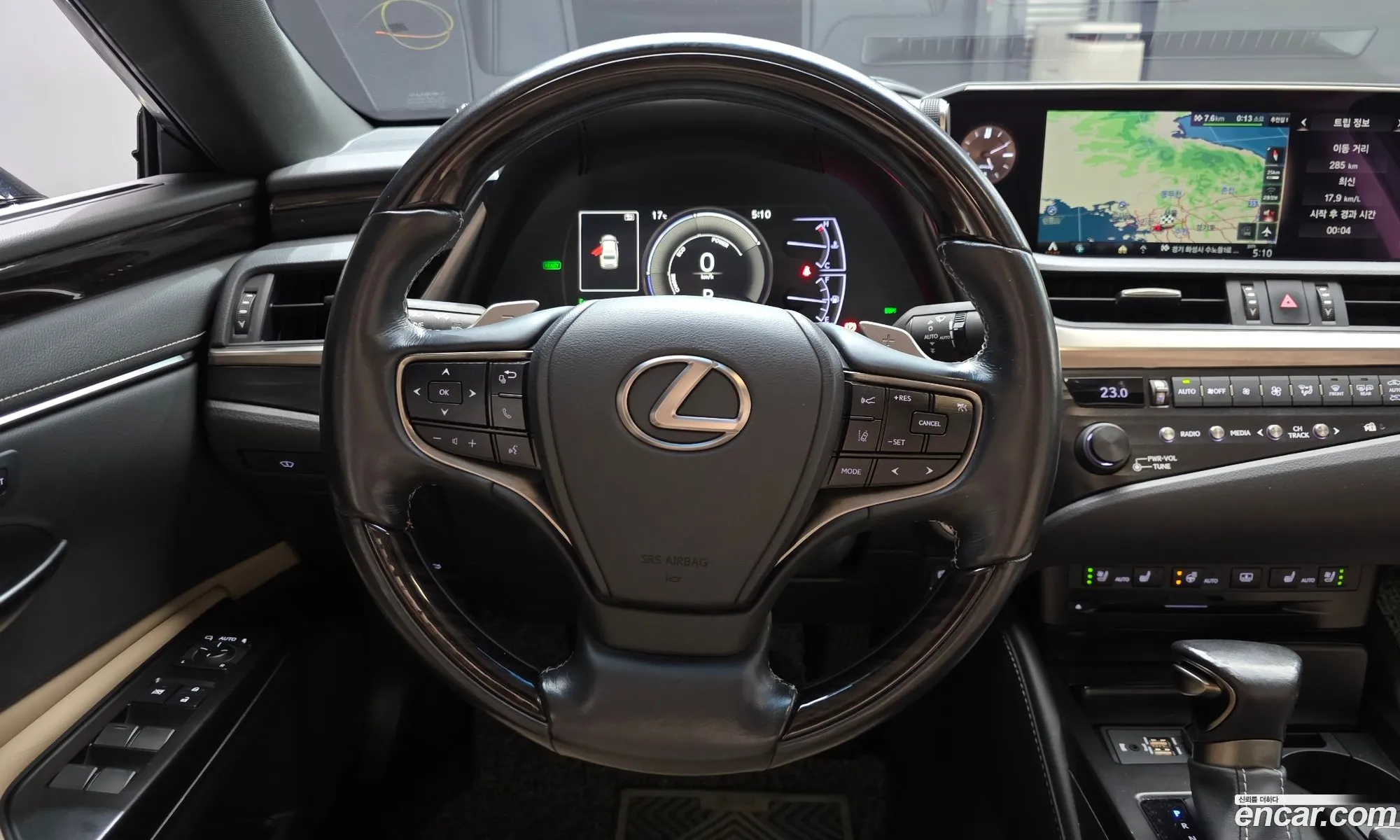 Lexus ES300h 7th Gen 2019 — 15