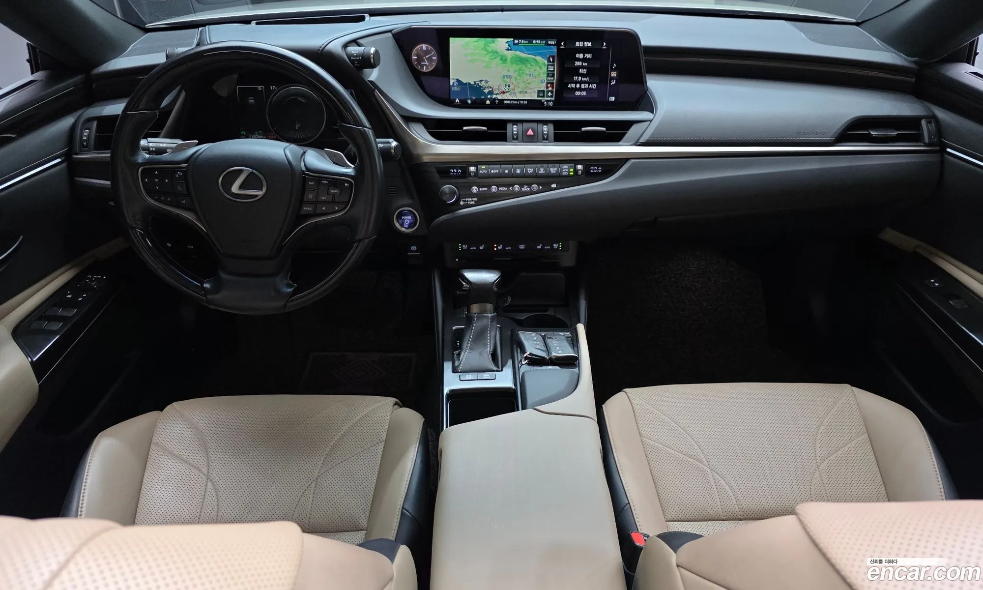 Lexus ES300h 7th Gen 2019 — 11