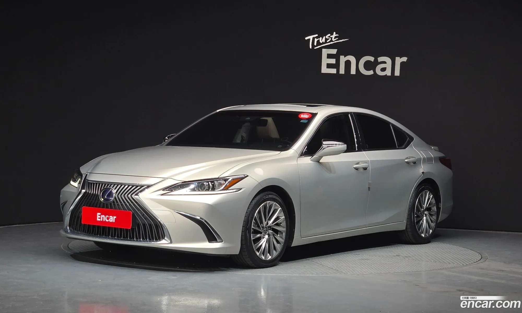 Lexus ES300h 7th Gen 2019 — 7