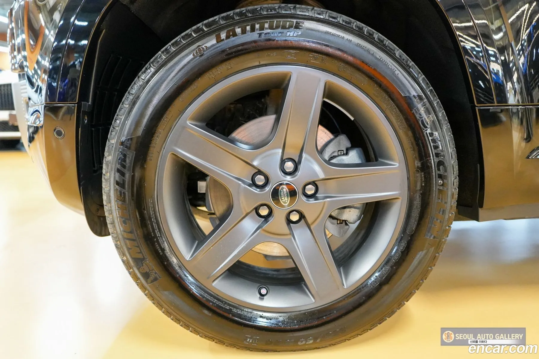 Land Rover Defender 2024 — 9