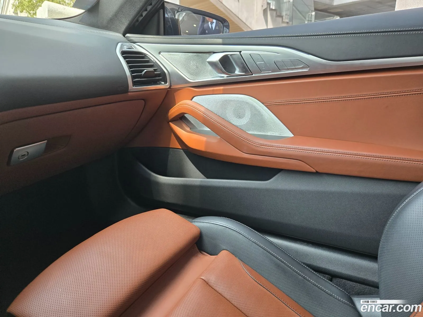 BMW 8 Series 2024 — 8