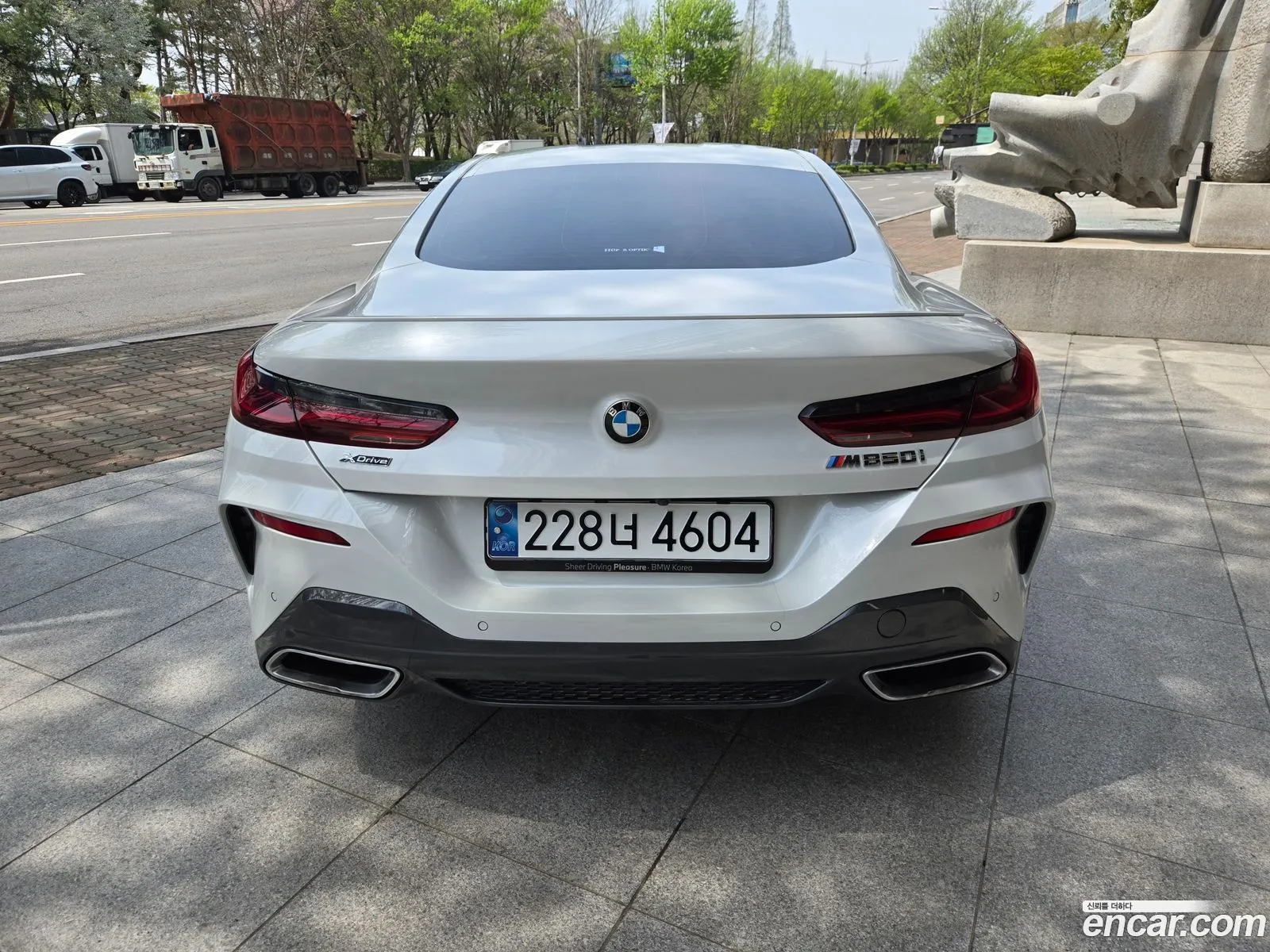 BMW 8 Series 2024 — 19