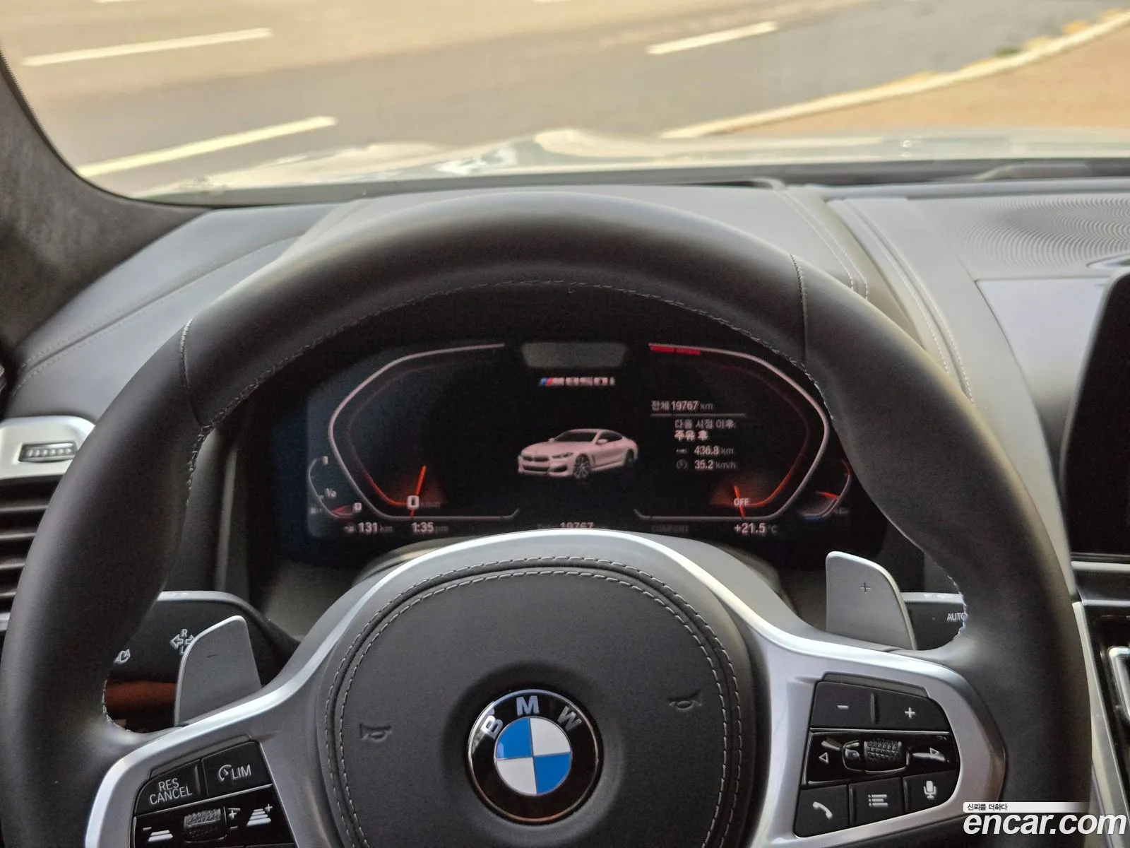 BMW 8 Series 2024 — 11