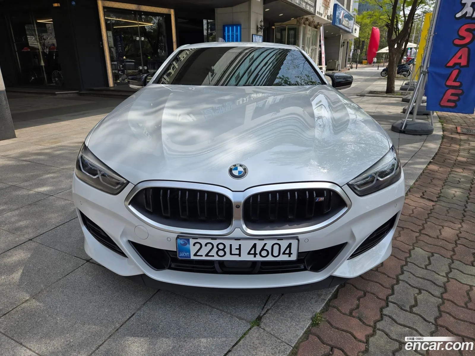 BMW 8 Series 2024 — 18