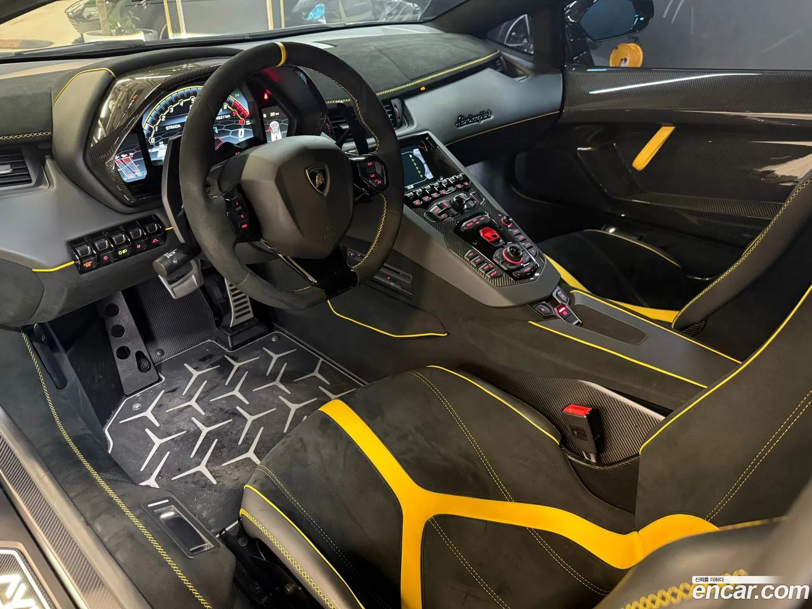 Lamborghini Aventador 2021 — 20